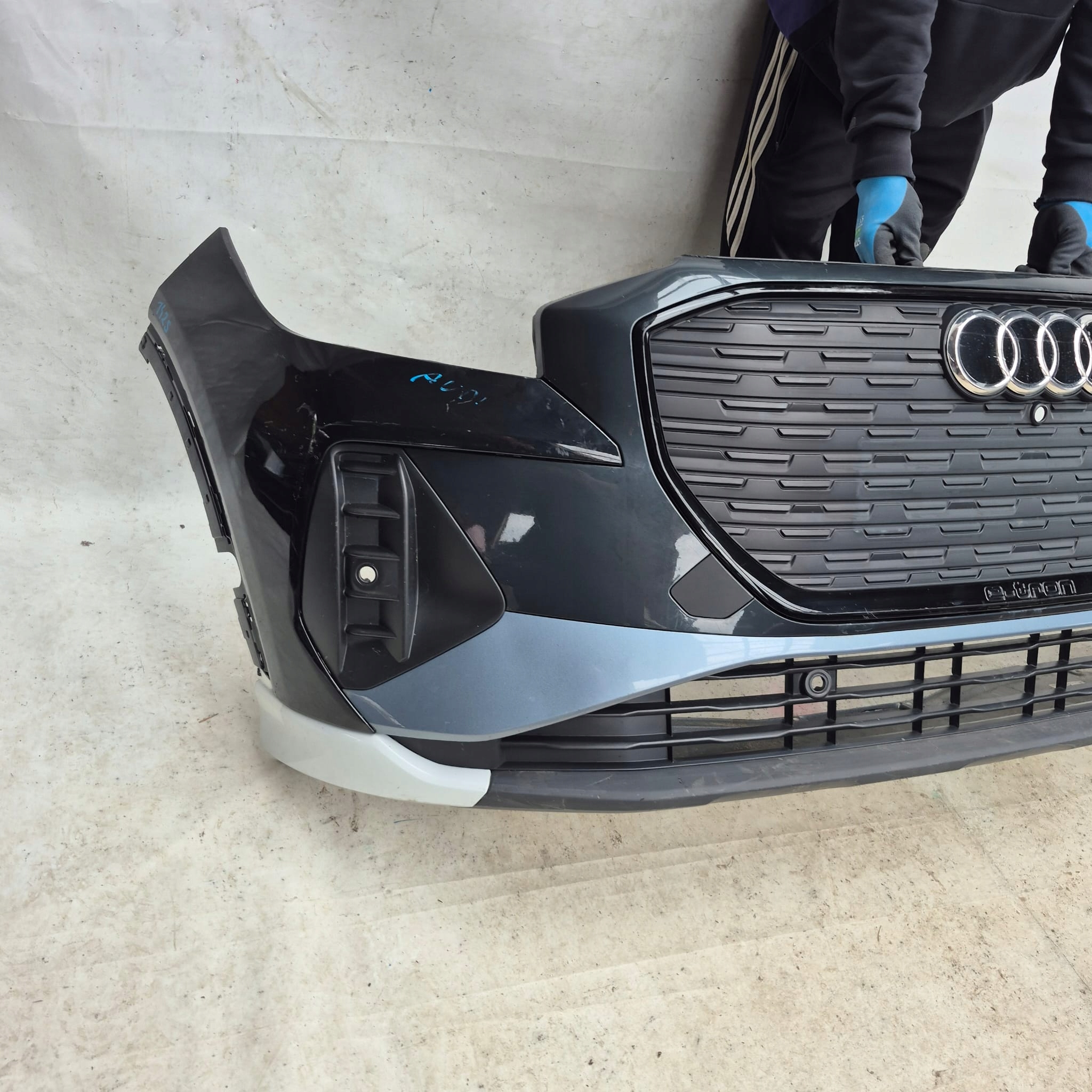 AUDI Q4 E-TRON 89A bumper front front grill SPOILER PDC
