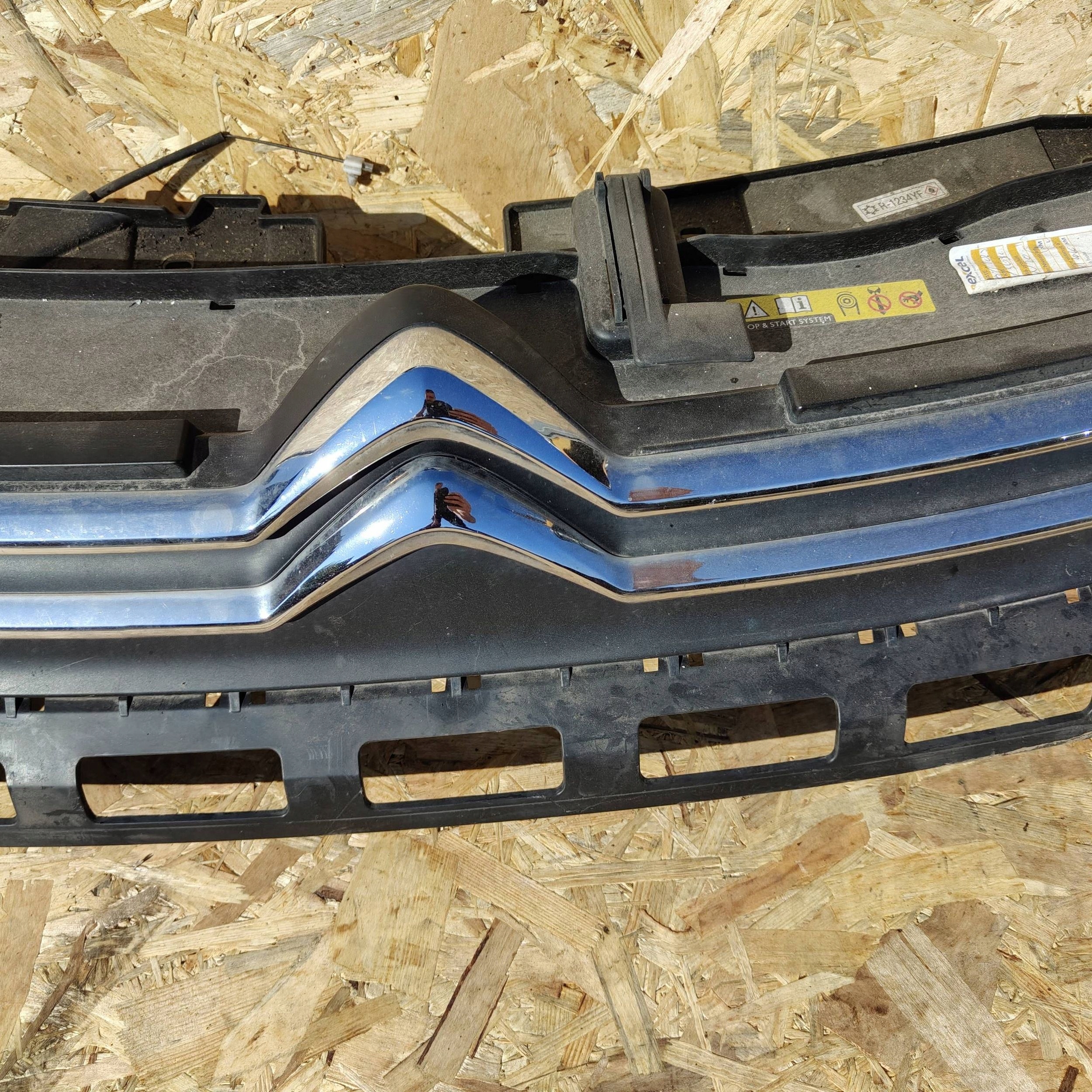 Citroen C3 2017 front grille radiator / grill