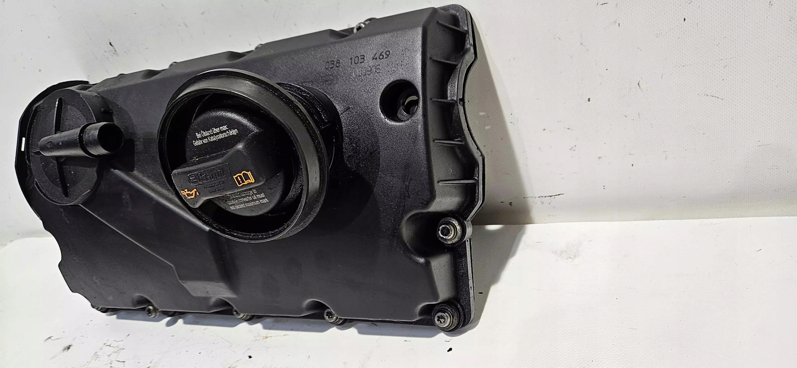 Abdeckung der Ventile VW 1.9 TDI 038103469AD Original