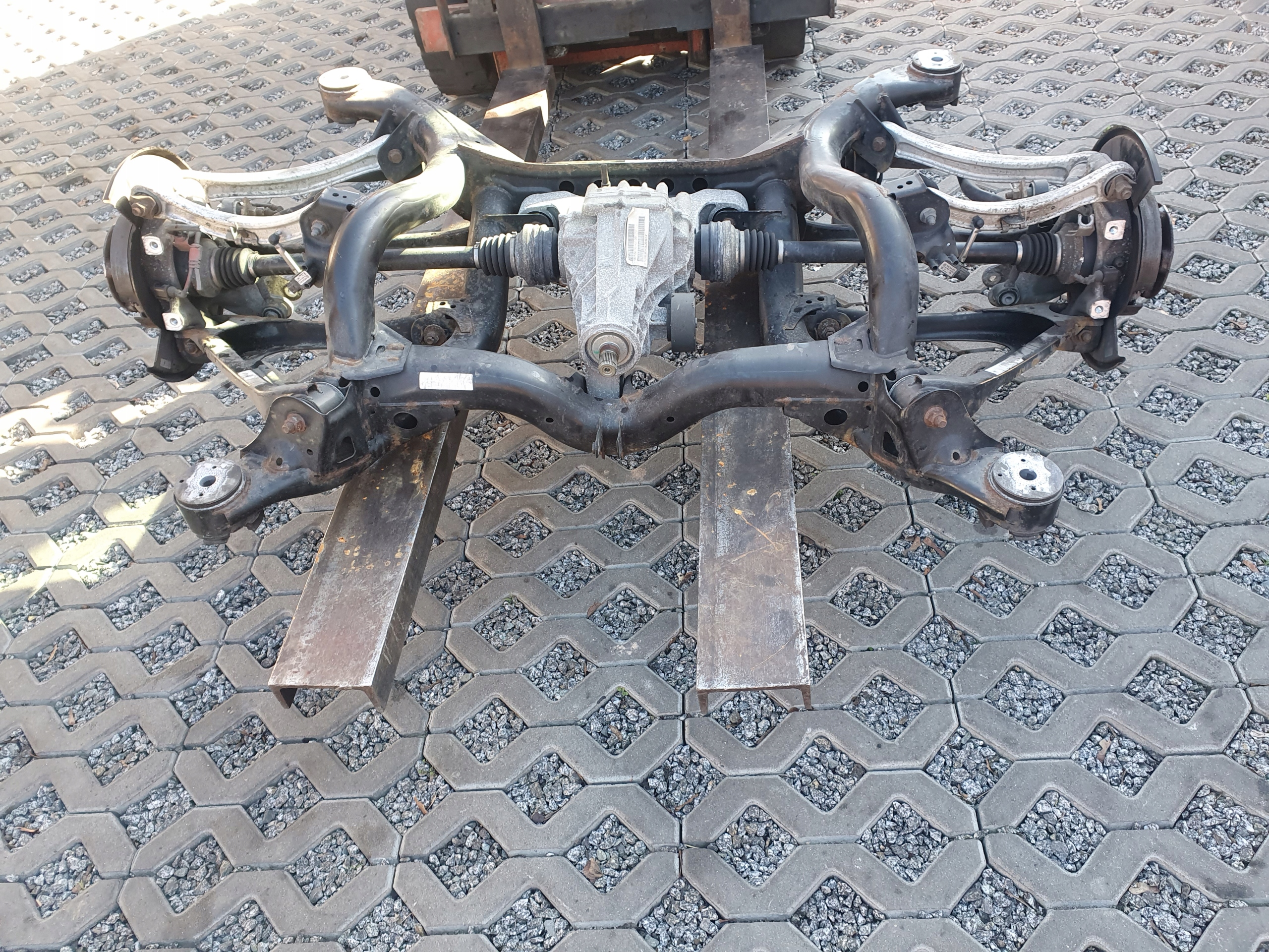 ПІДВІСКА ЗАД. ЗАДНЄ САНКИ ДИФЕРЕНЦІАЛ CAYENNE 3.0 Dp