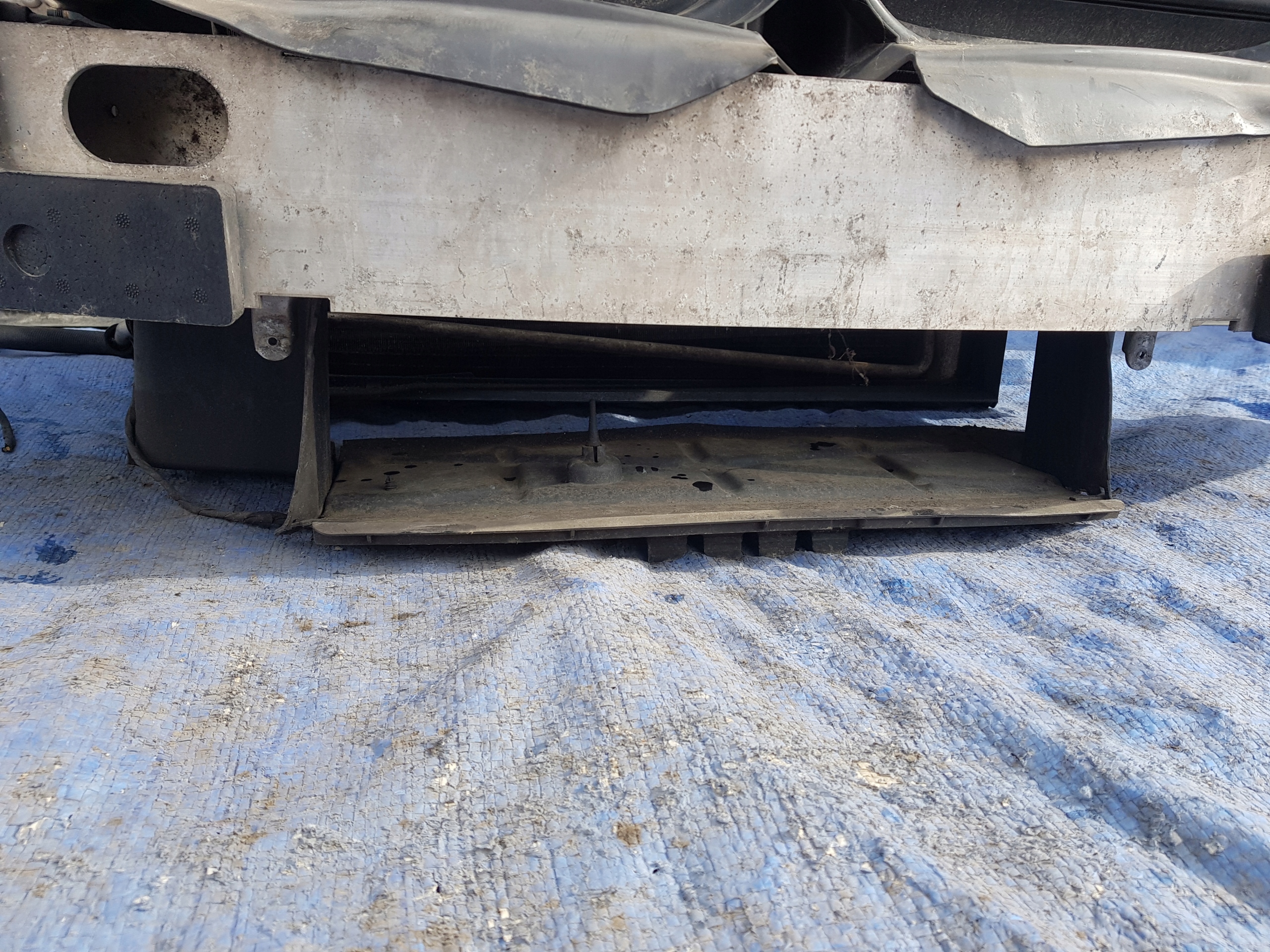Schlossträger Kühler BMW E63 E64 4.4 V8