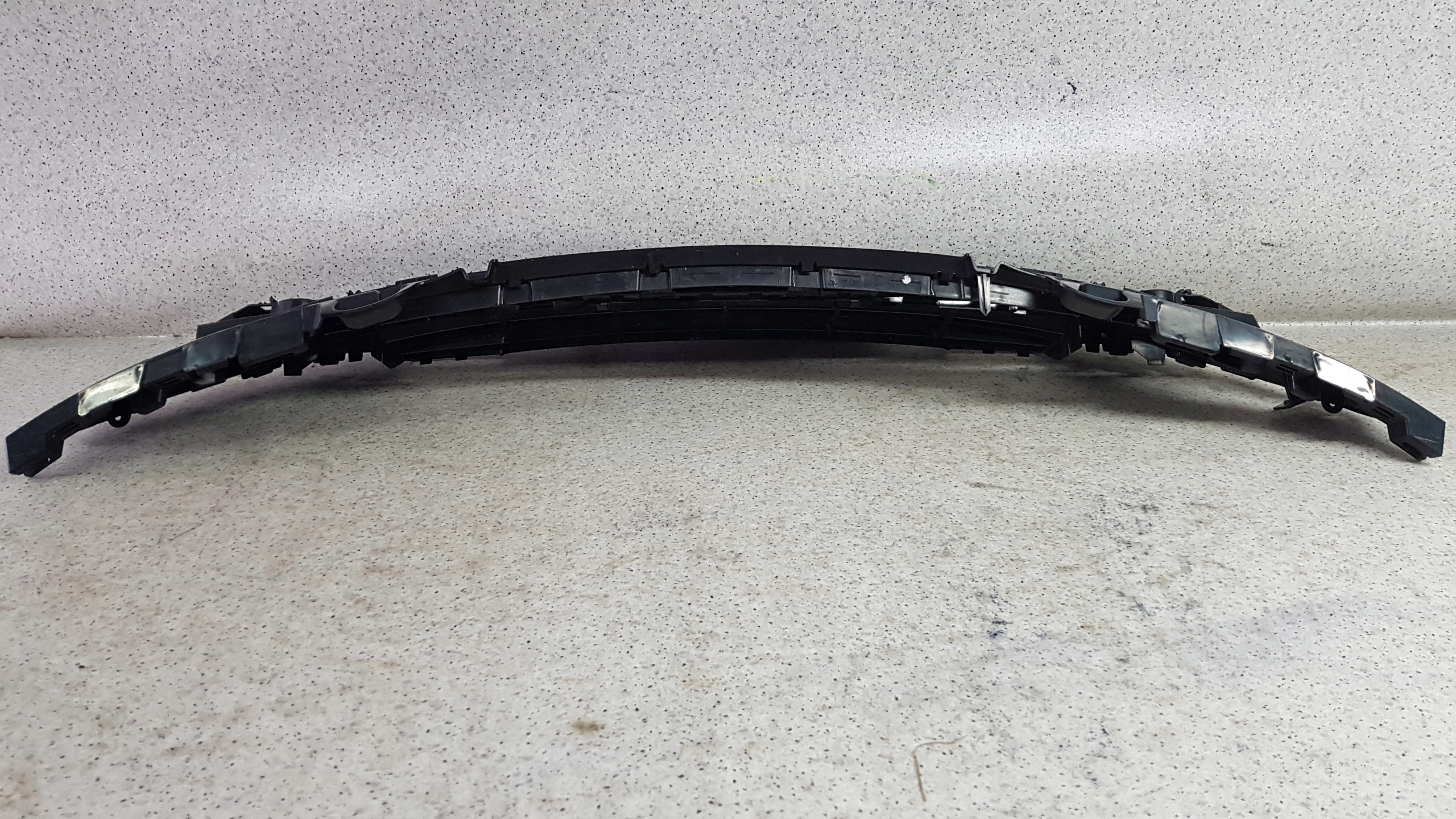 PEUGEOT RCZ 2010 - Lüftungsgitter mitte der Stoßstange 3345