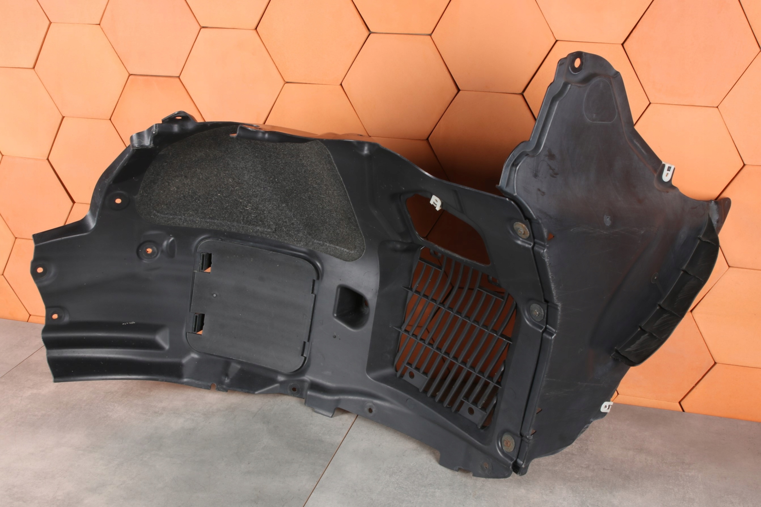BMW 8 G14 G15 G16 ORYGINALNE mudguard left front left front 7374735