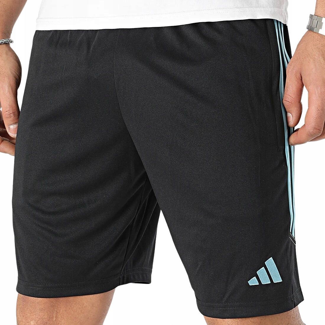 

Krótkie Spodenki Adidas Tiro 23 z Kieszeniami r. M