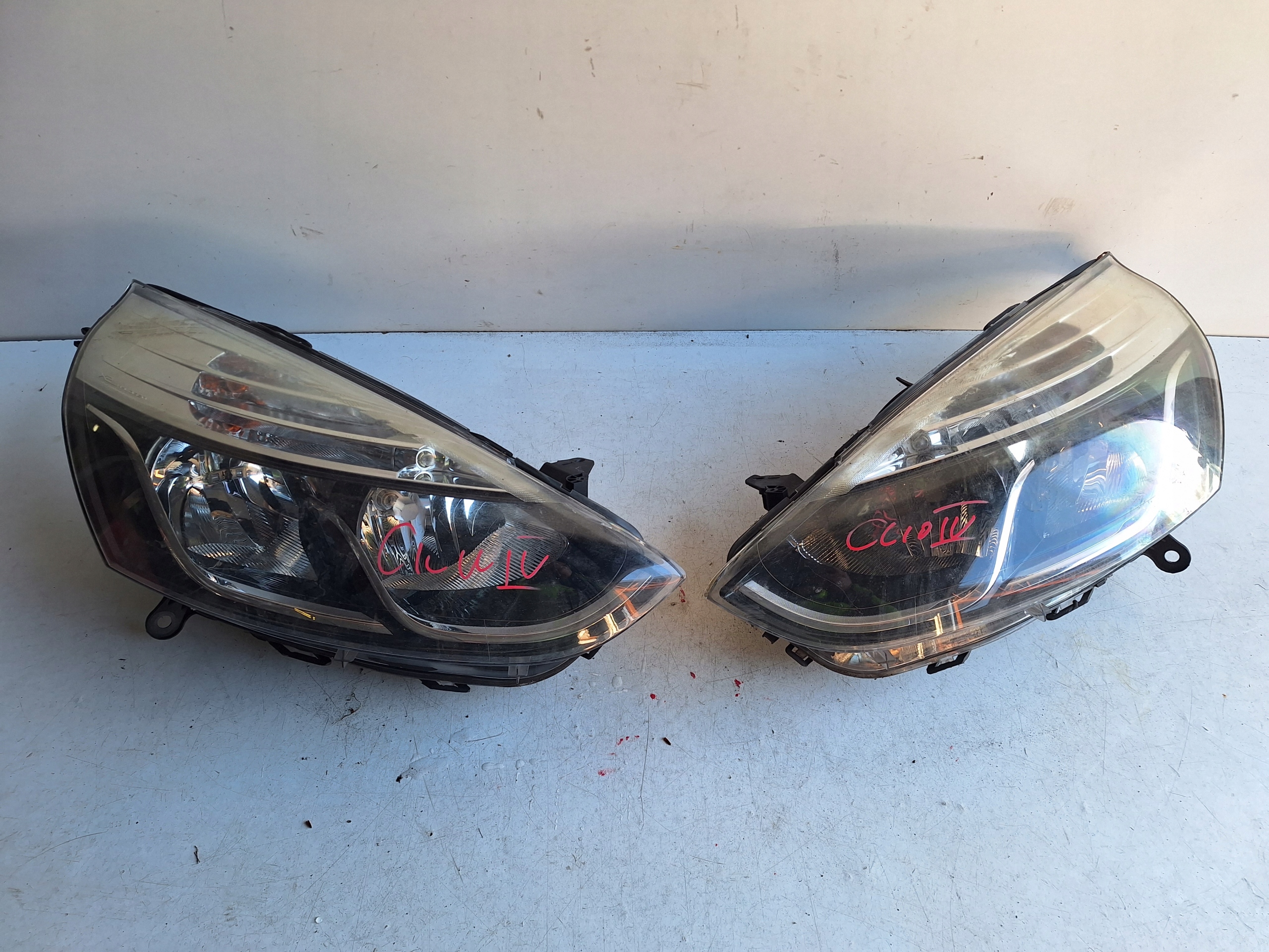 RENAULT CLIO IV 12-17 light right UK