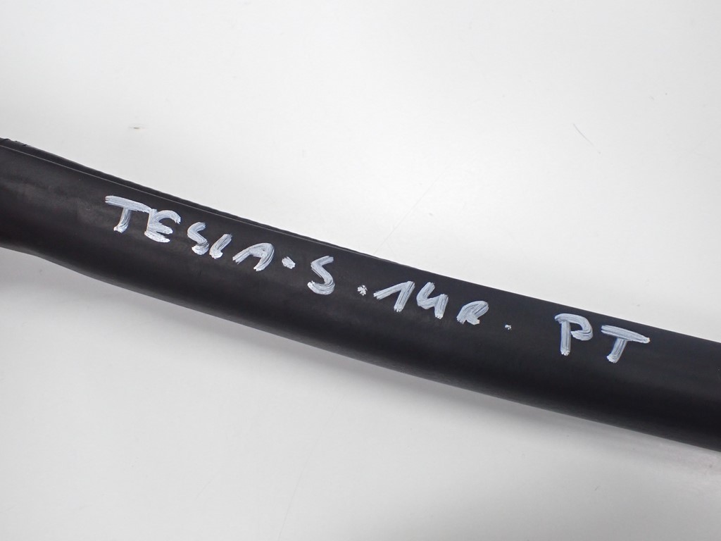 USZCZELKA KAR DRZWI PRAWY TYL TESLA MODEL S 14R Part manufacturer Tesla