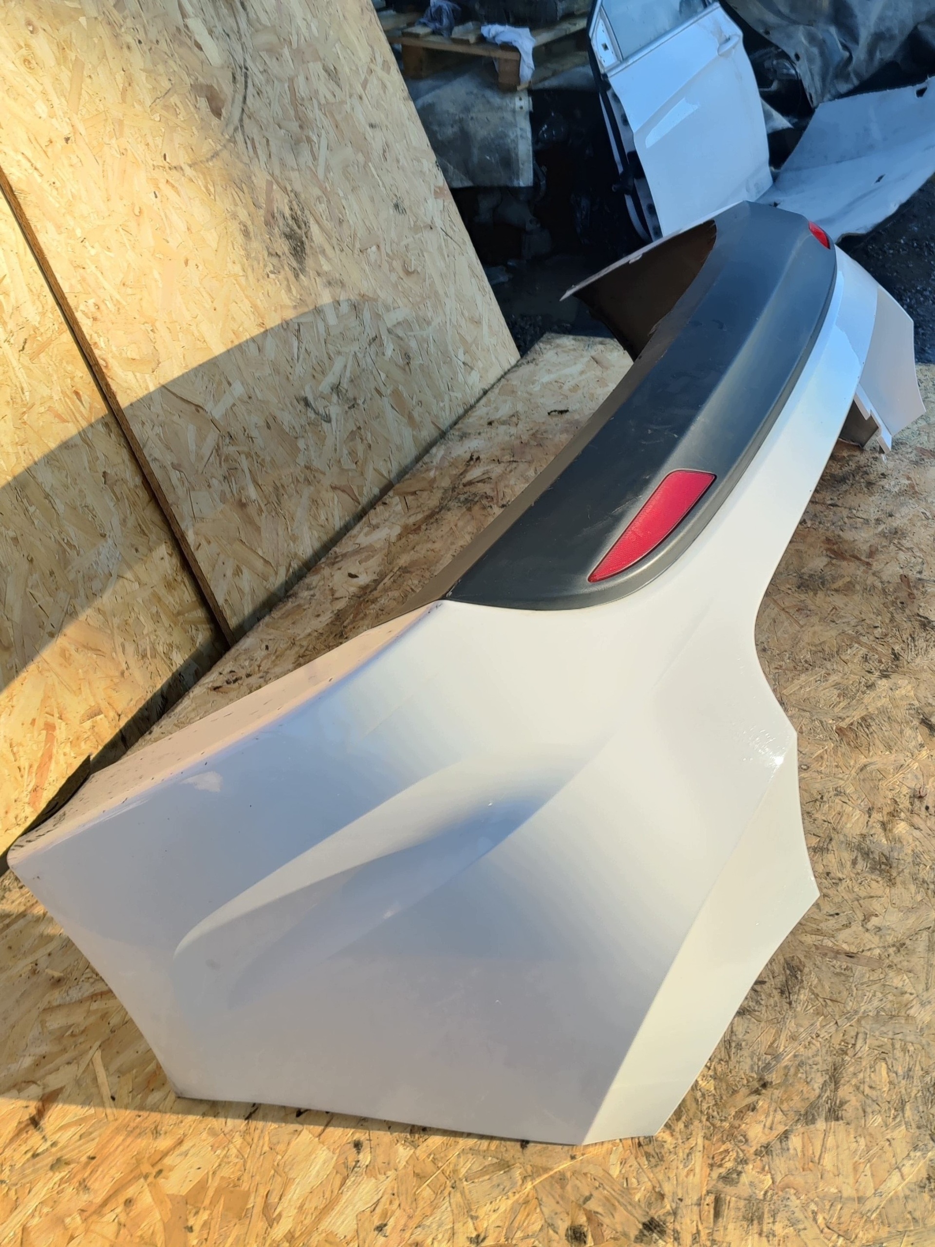 HYUNDAI I40 KOMBI bumper rear part rear BIALY