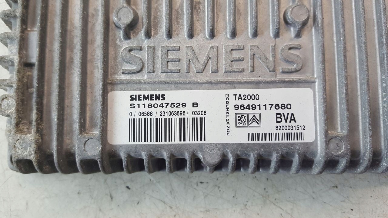 control unit computer of the engine Peugeot 307 2,0