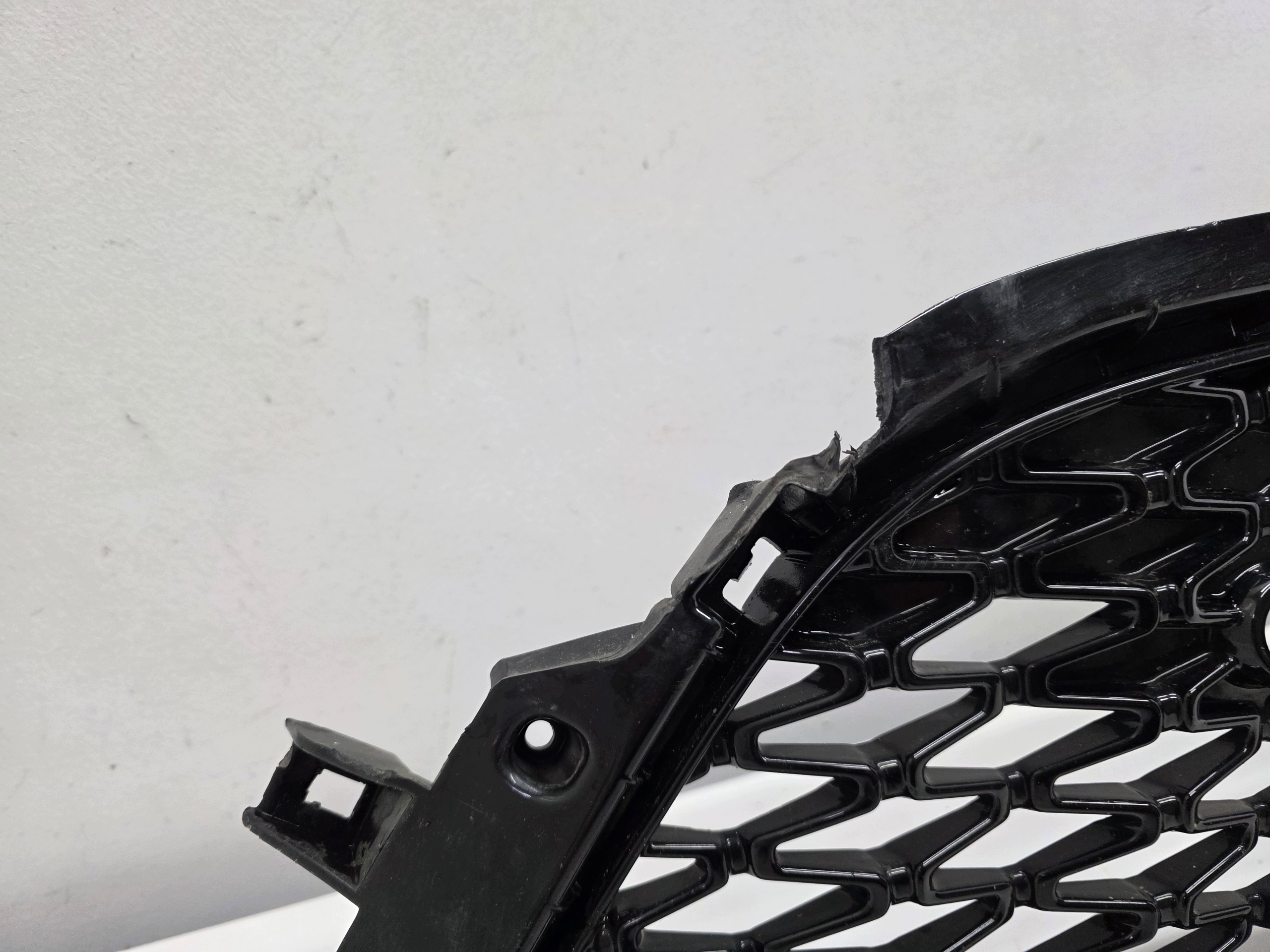 CHRYSLER PACIFICA LIFT 20- PDC grid of a bumper front original