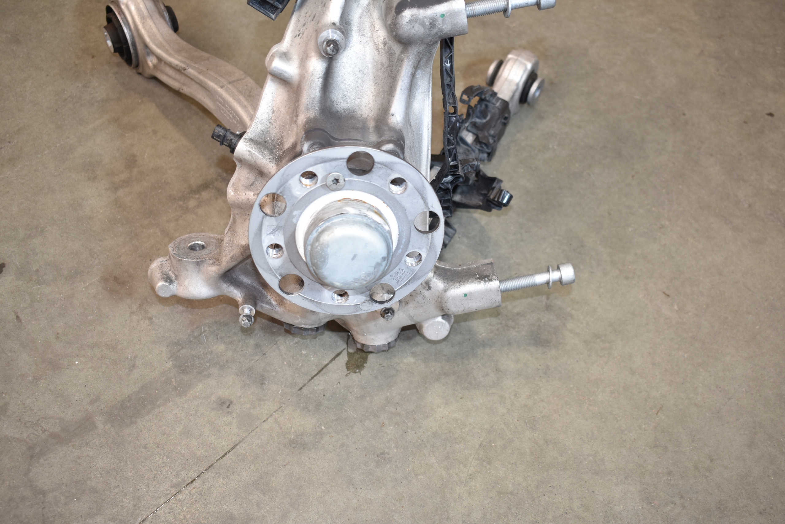 IDEALNE sususpension front front left MERCEDES W206 C63 1