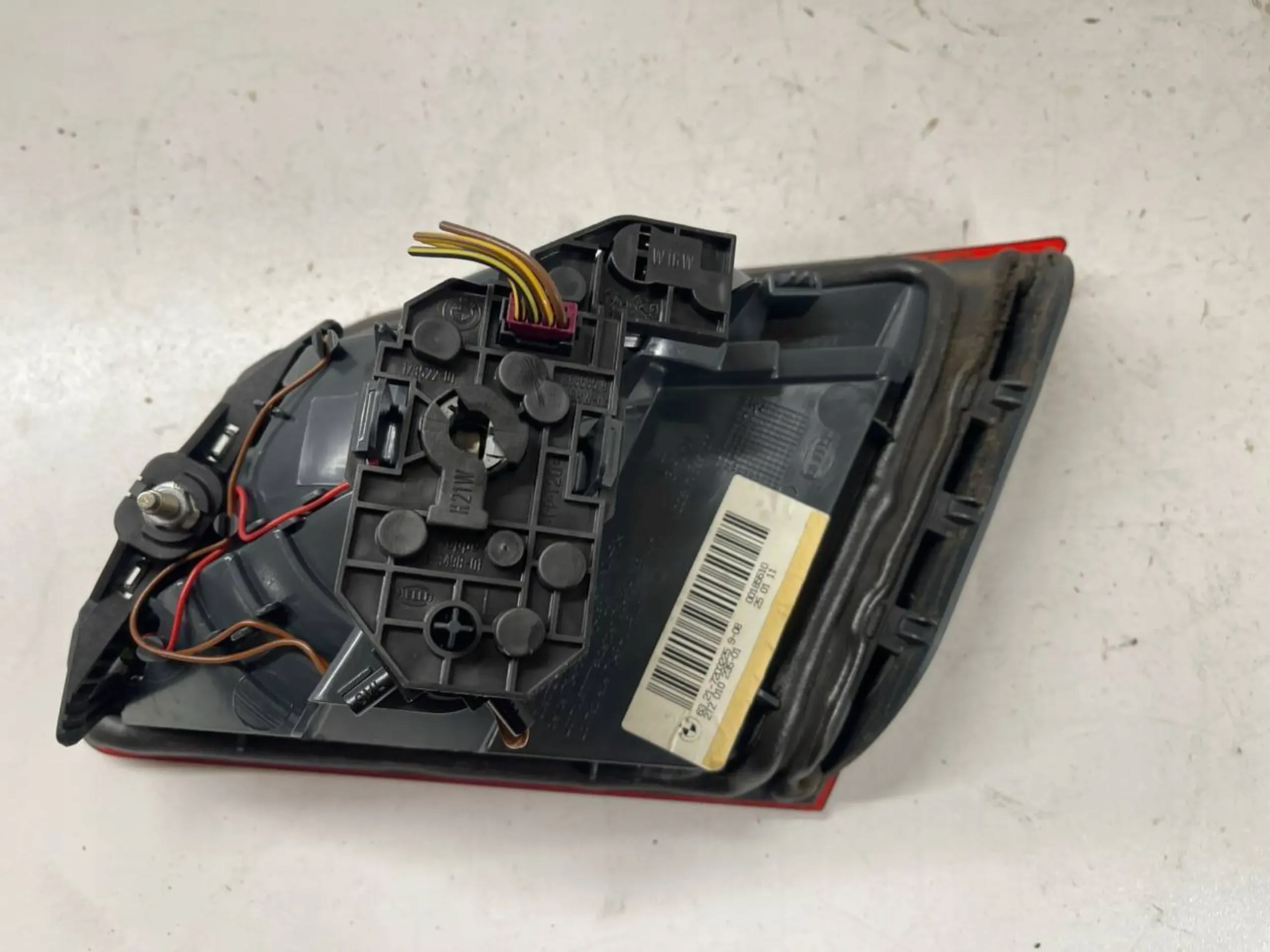 BMW 5 F10 F11 2012 Tył strona lewa Lampy tylne Strona zabudowy lewa