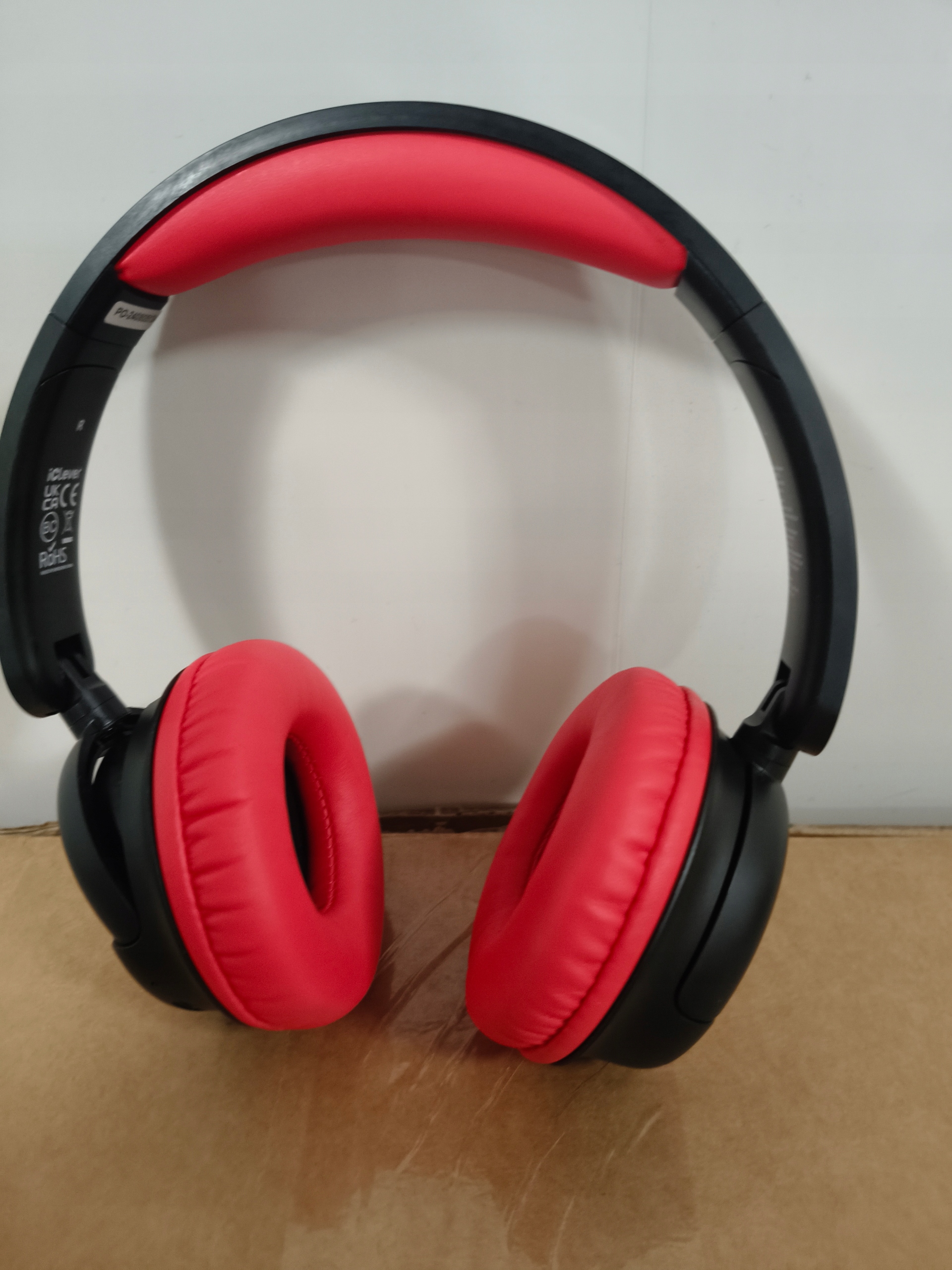 Bezdrátová sluchátka kolem uší iClever IC-BTH22-BL