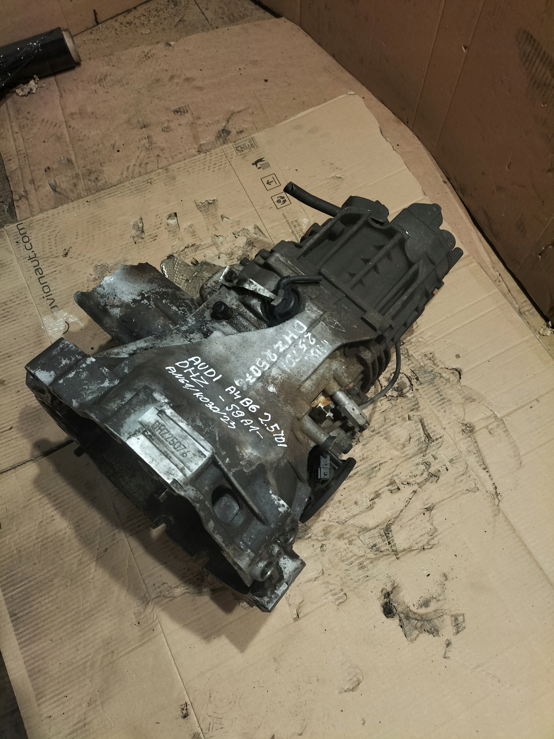 CAMBIO AUDI A4 B6 2.5 TDI DHZ 25076
