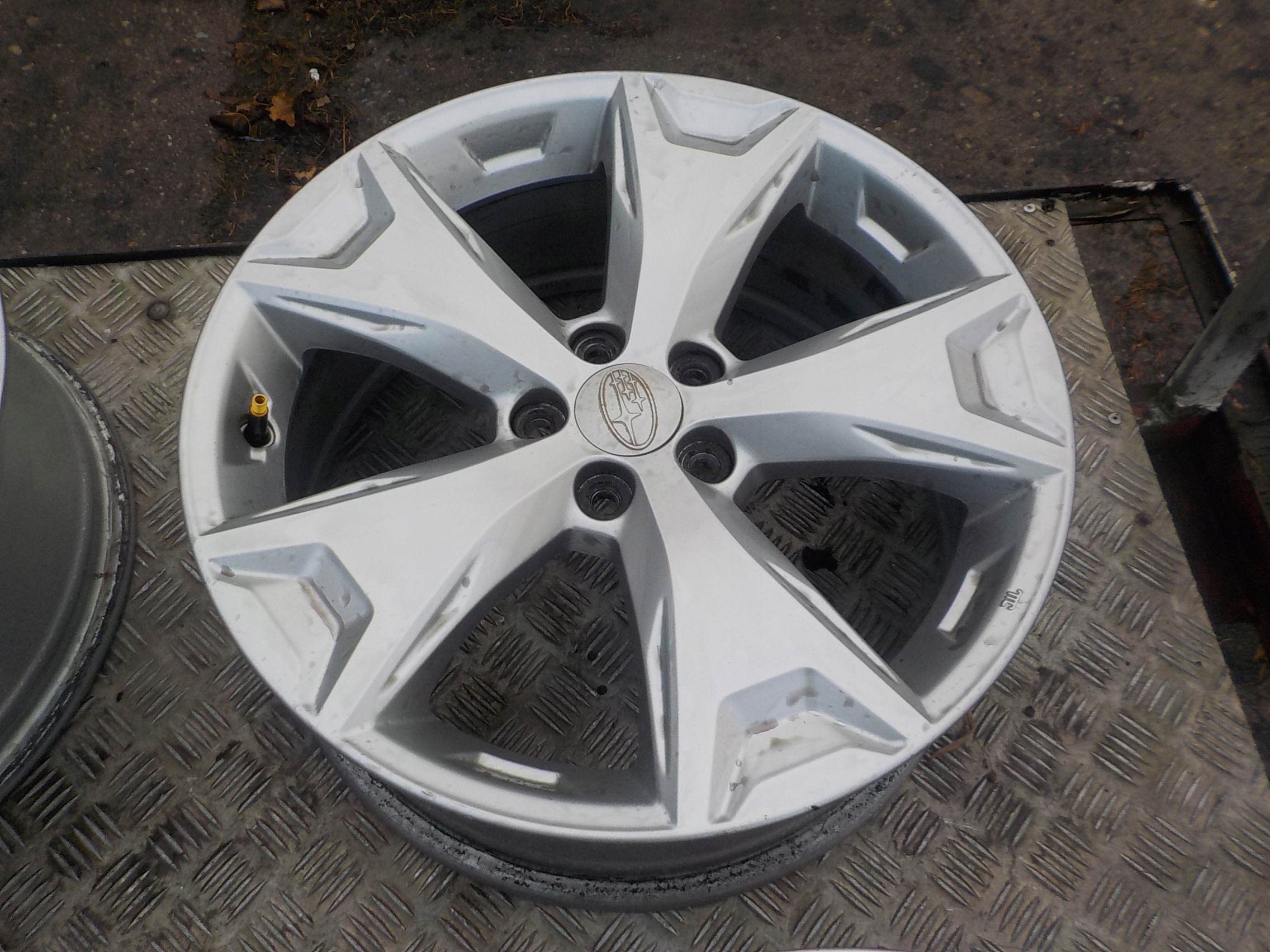 SUBARU FORESTER III LEGACY IV discs aluminium R17 5x100