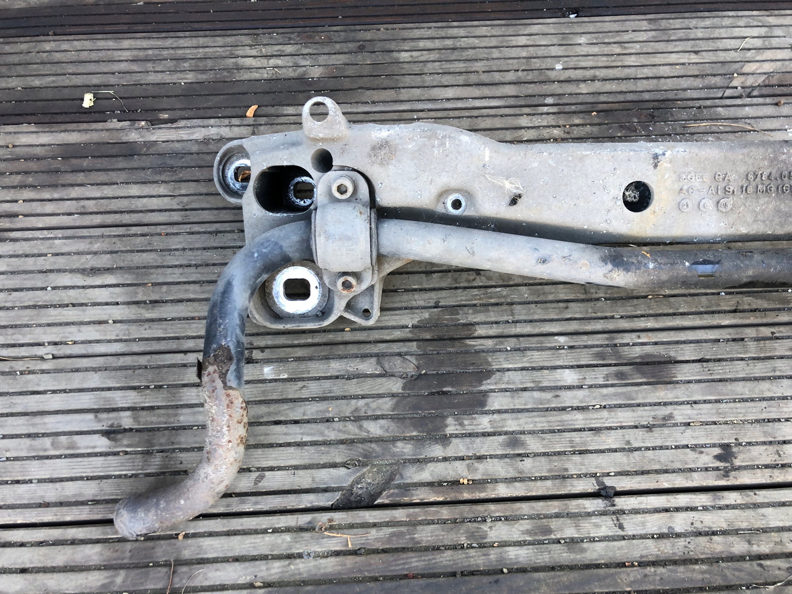 console sider of the engine AUDI A8 D3 4E0199205Q