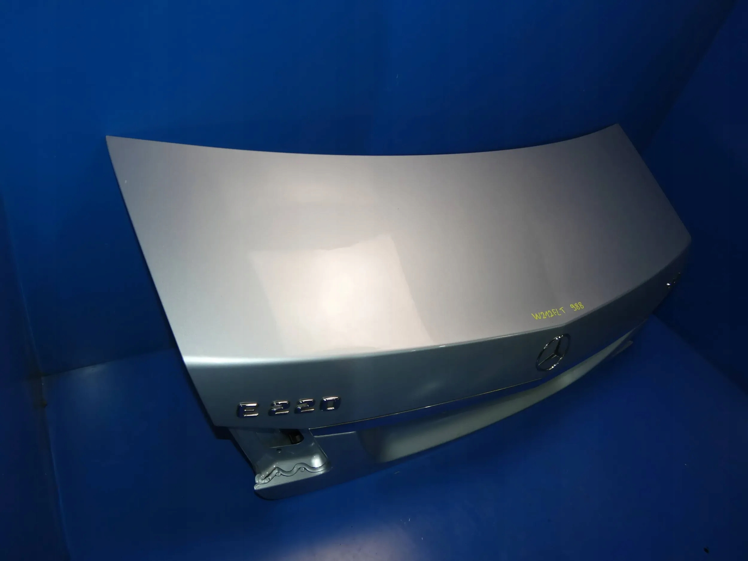 Mercedes E KLASA W212 sedan trunk door boot