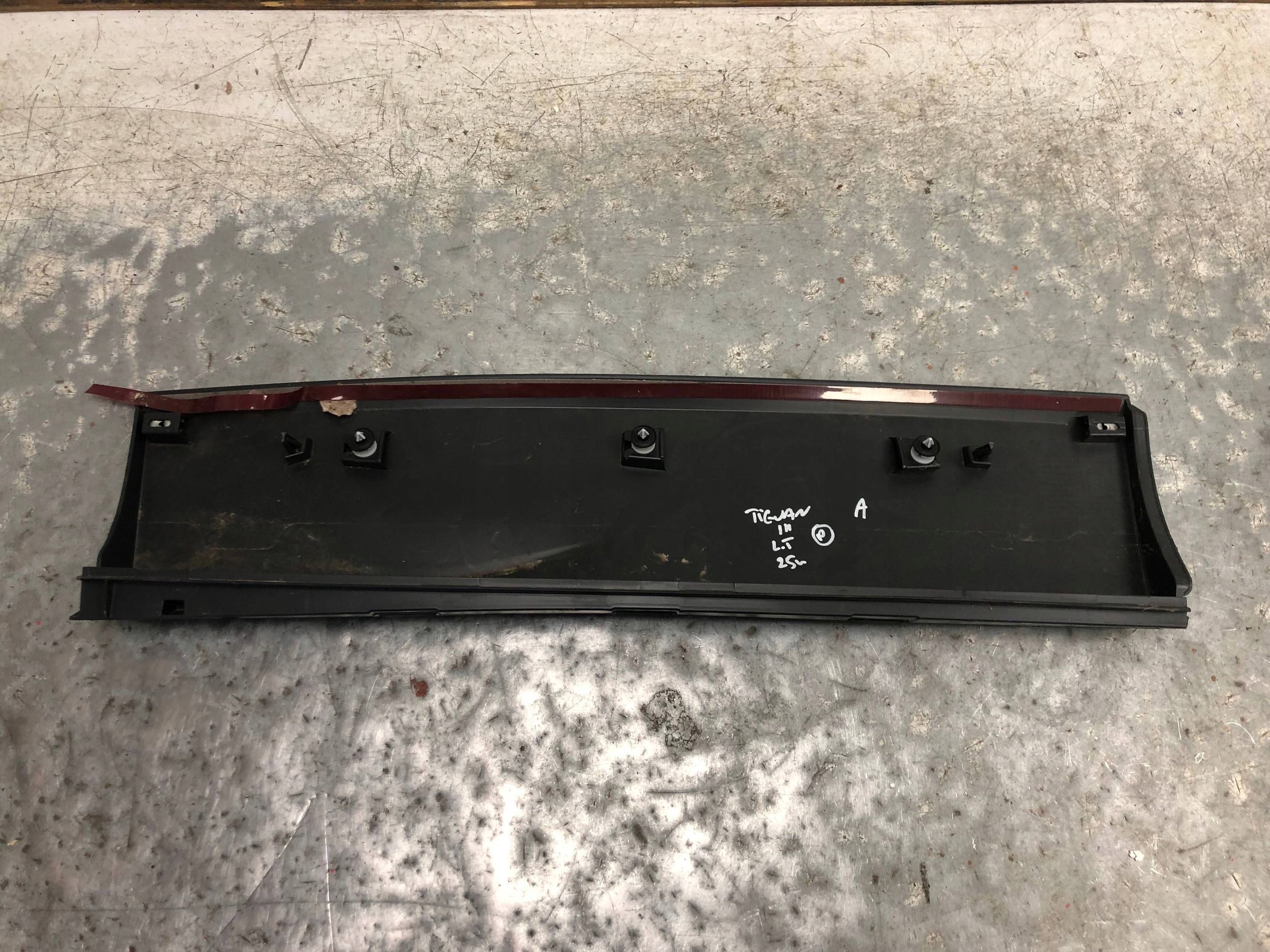 moulding door left rear part VW TIGUAN III 571854949C
