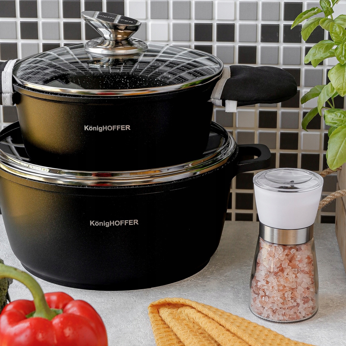 Młynek ręczny do soli i pieprzu Tadar 170 ml szkło Model Szklany młynek ręczny do soli pieprzu Tadar biały