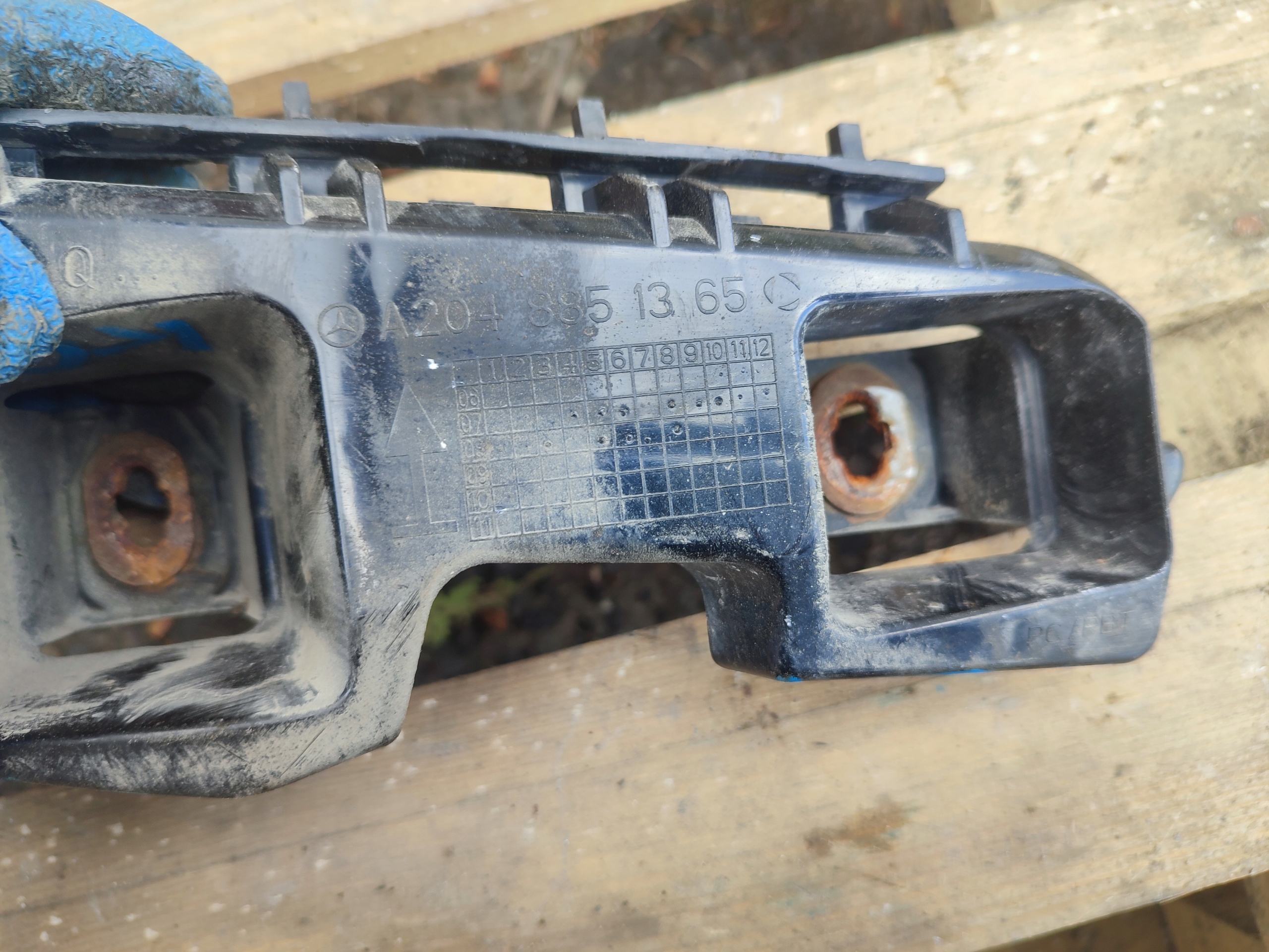 support left rear part left rear Mercedes C Klasa W204 A2048851465