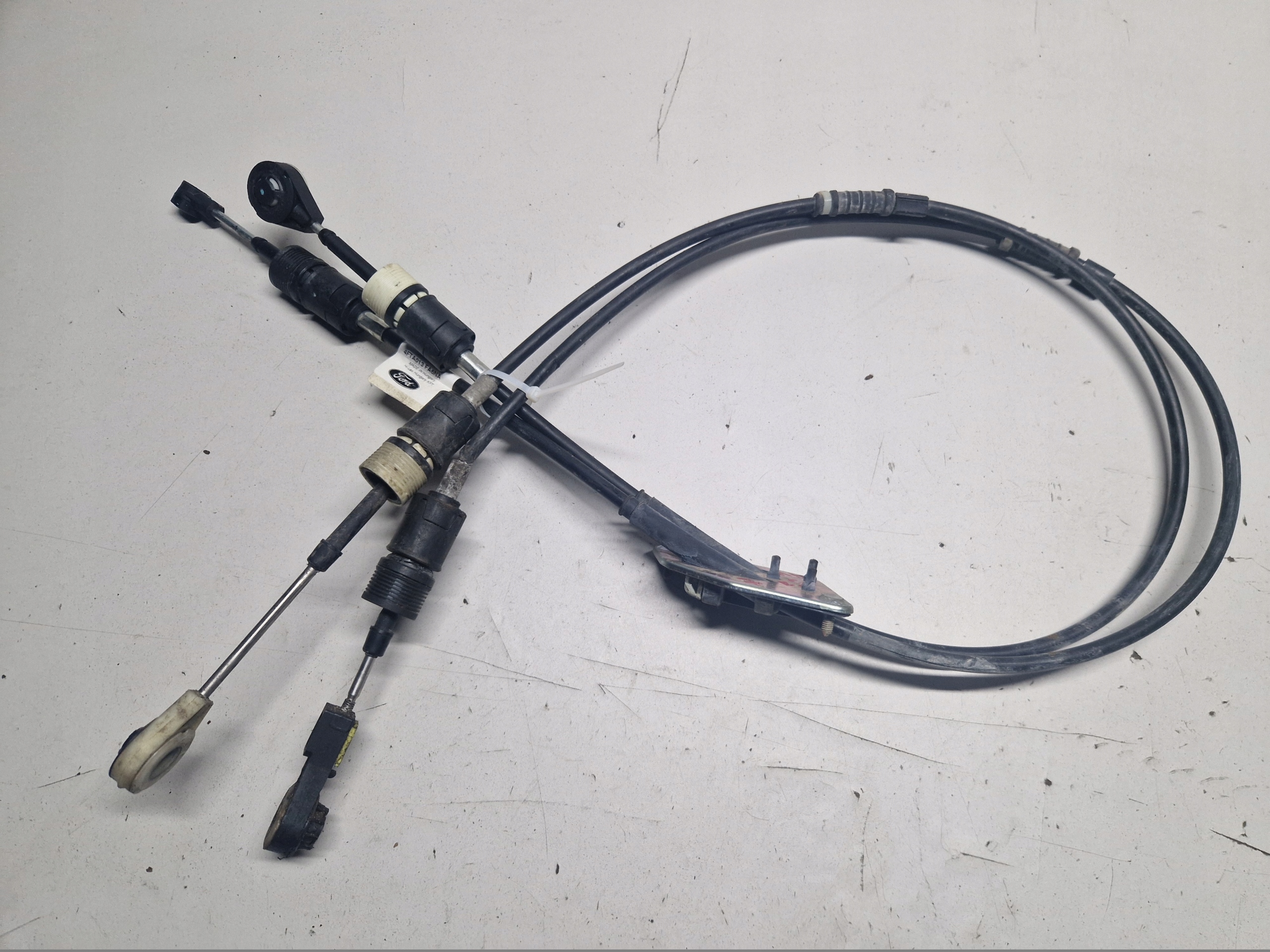 FORD FIESTA MK7 Bowdenzug Schalt getriebe AA6R-7E395-CB