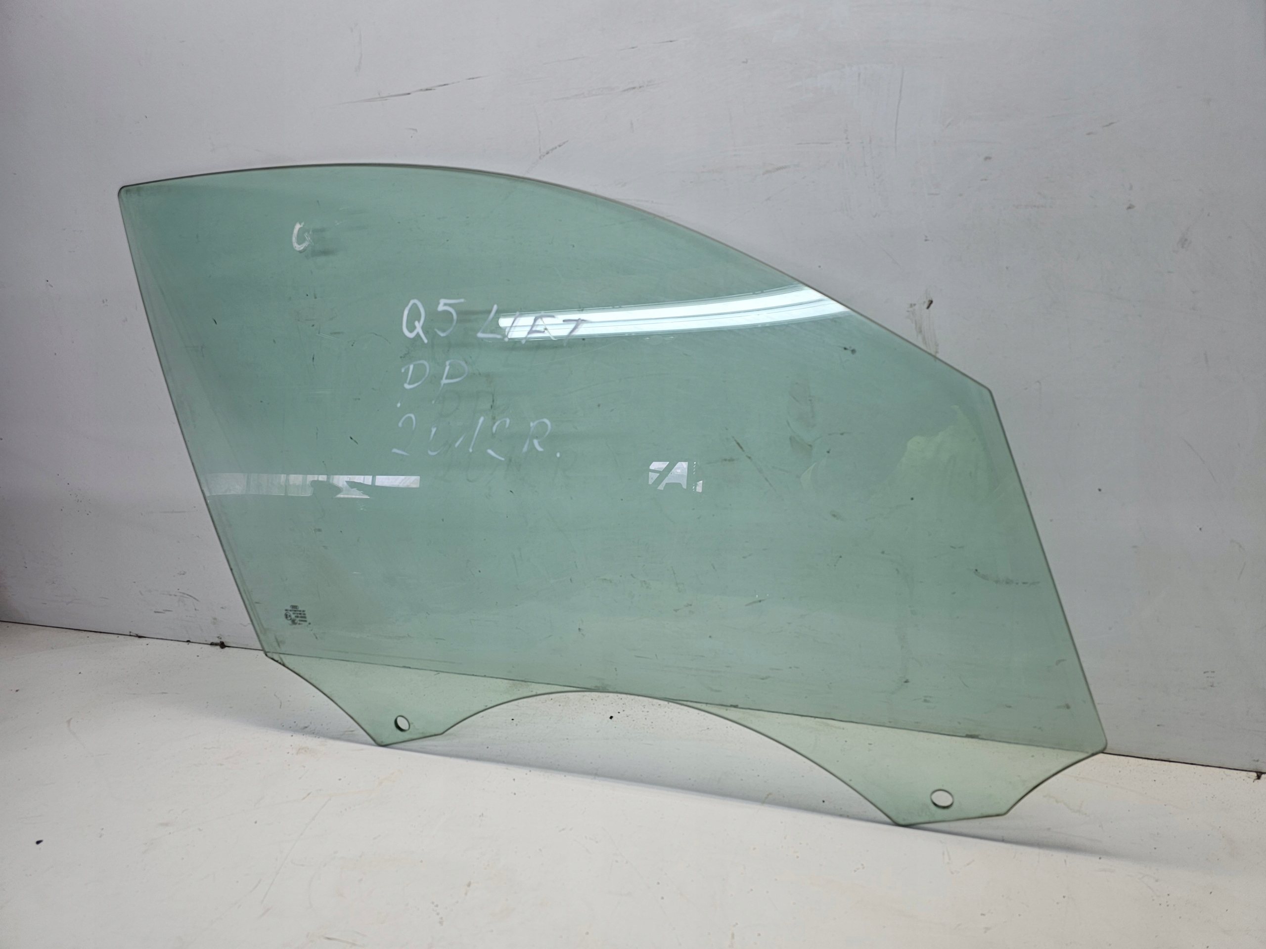 window side door right front AUDI Q5 8R 2012R