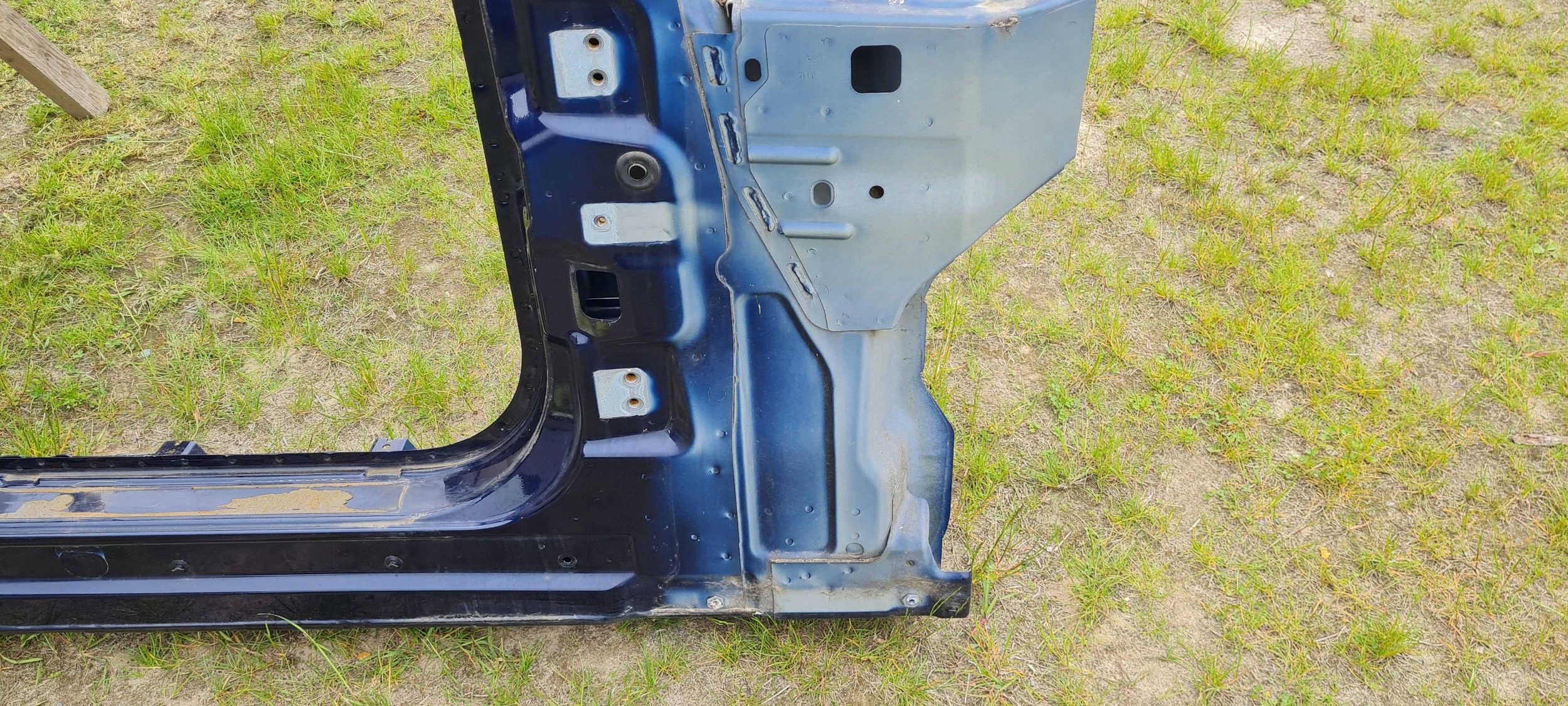 Maserati Quattroporte VI side of the threshold threshold pillar right front
