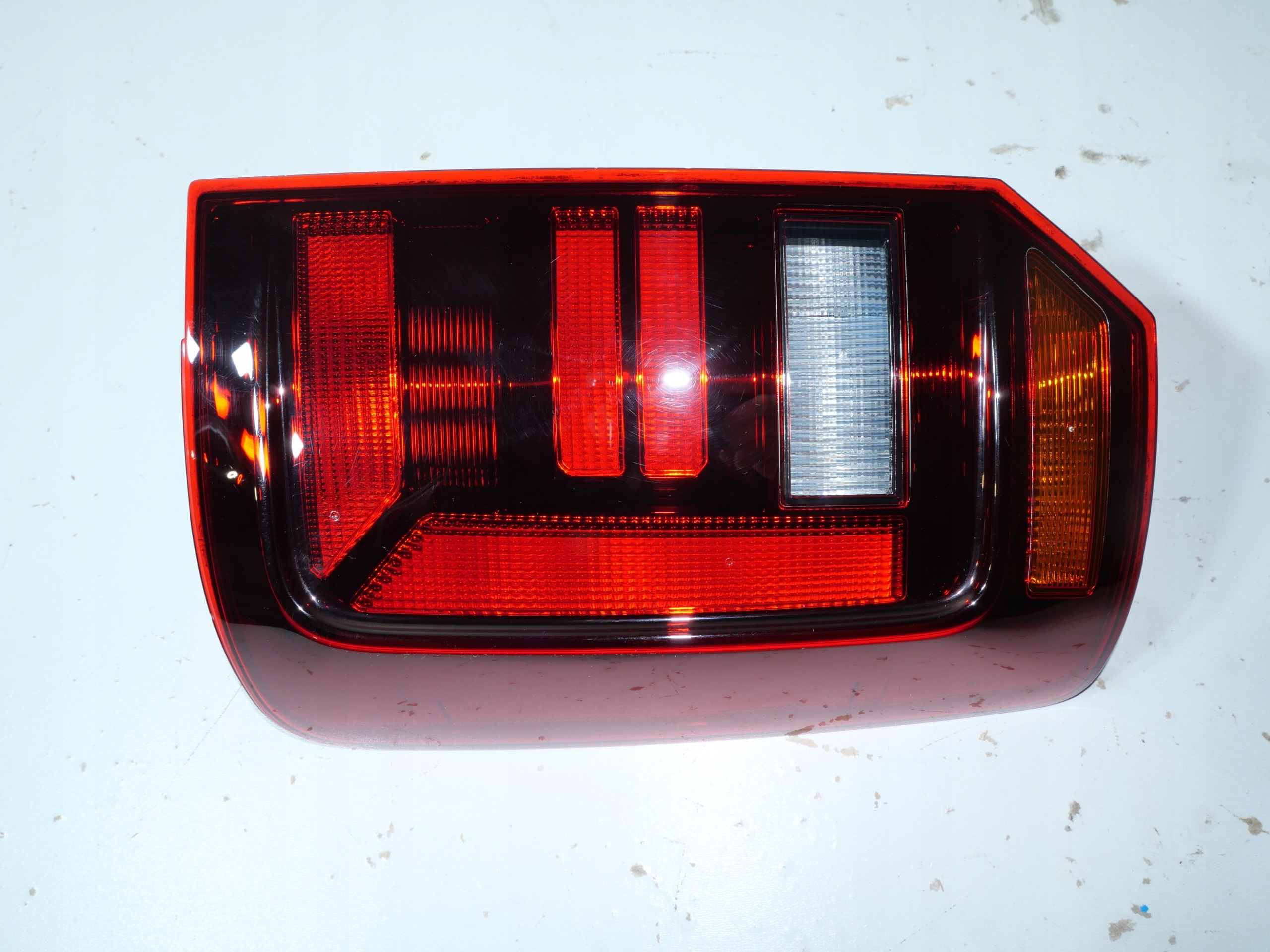 feu droit arrière VW CADDY IV 2K1945096