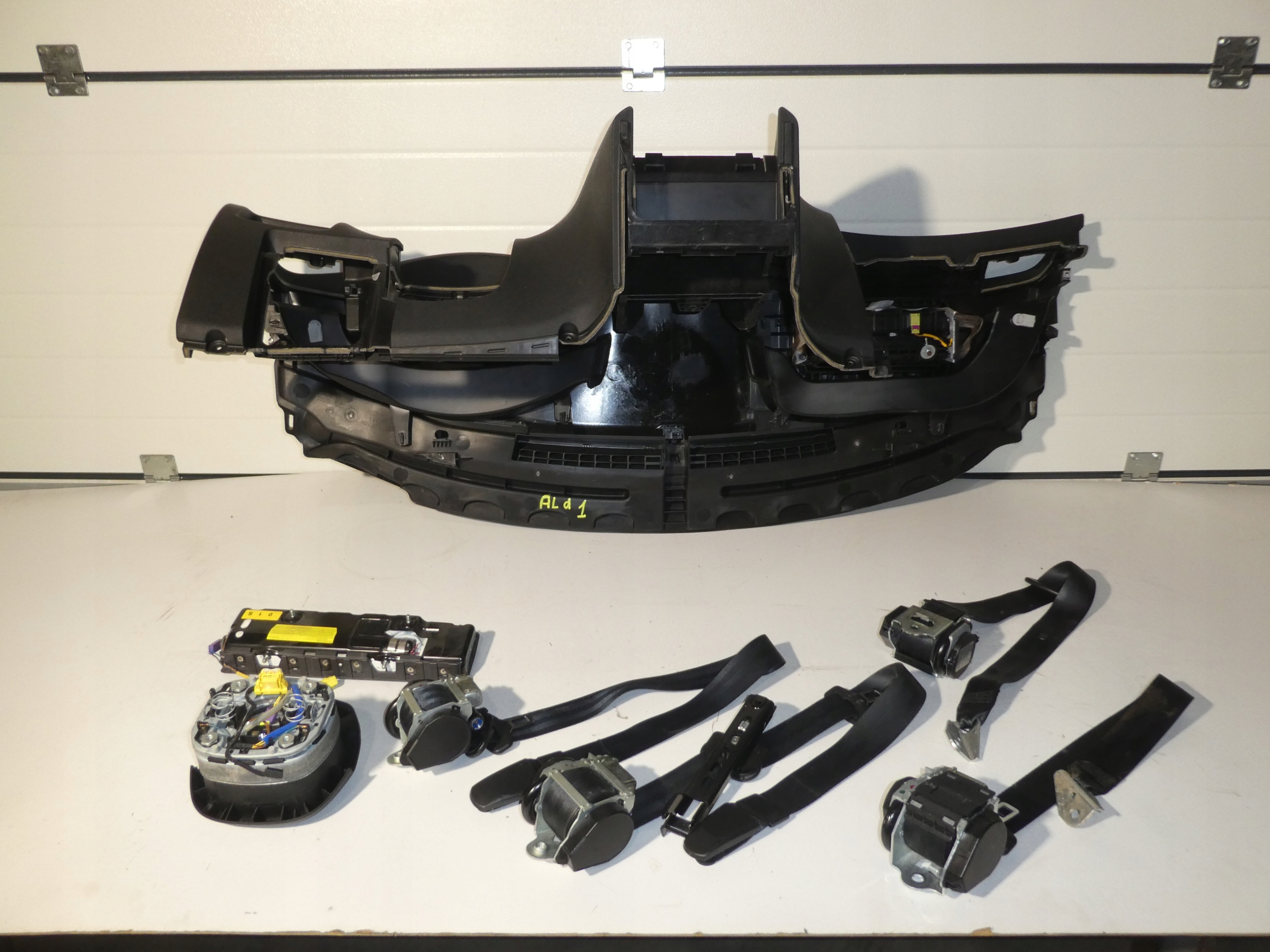 SKODA SUPERB II dashboard console airbag tension belts