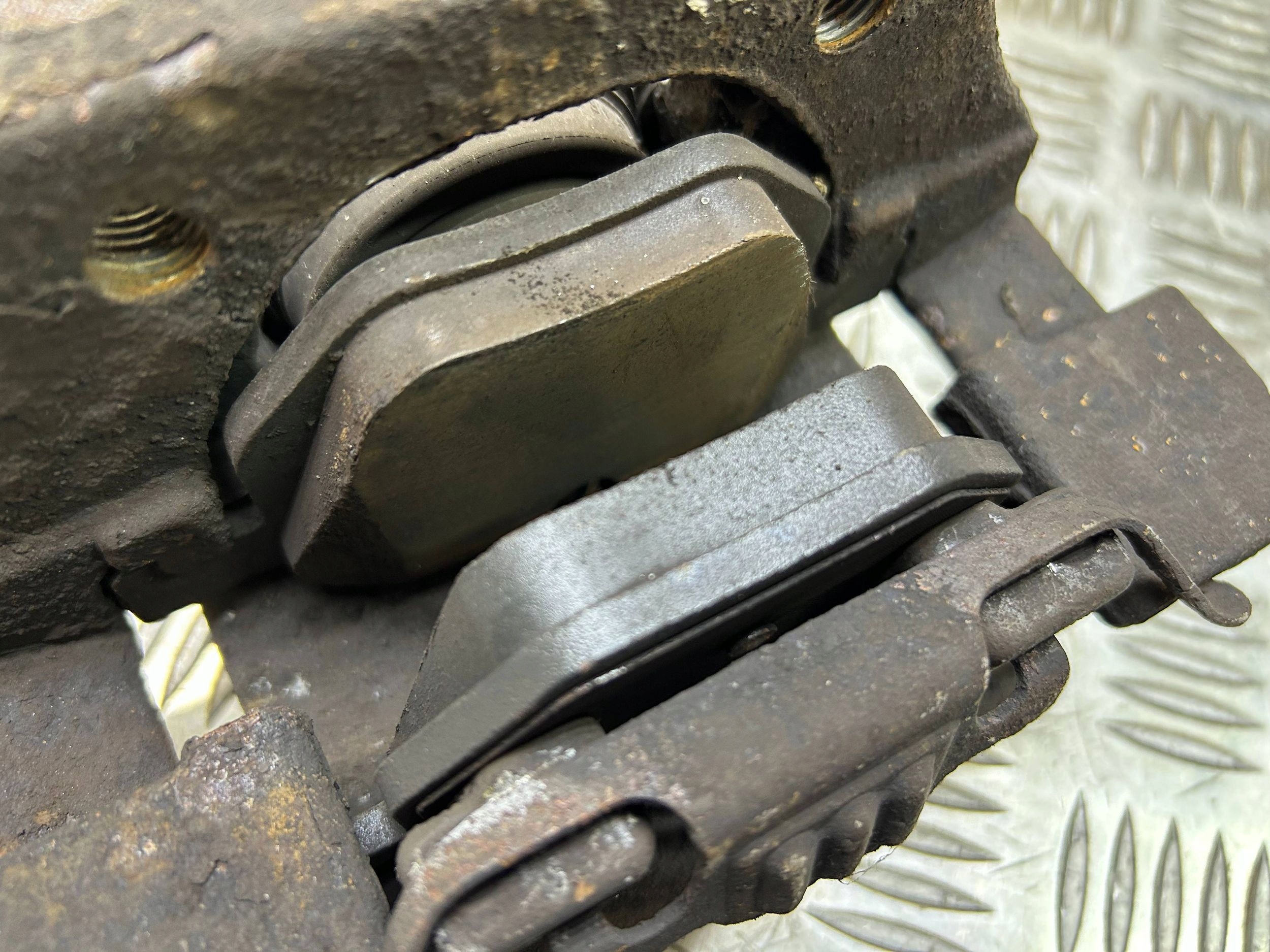 rear caliper brake BMW 5 E60 E61 2004 530d M57