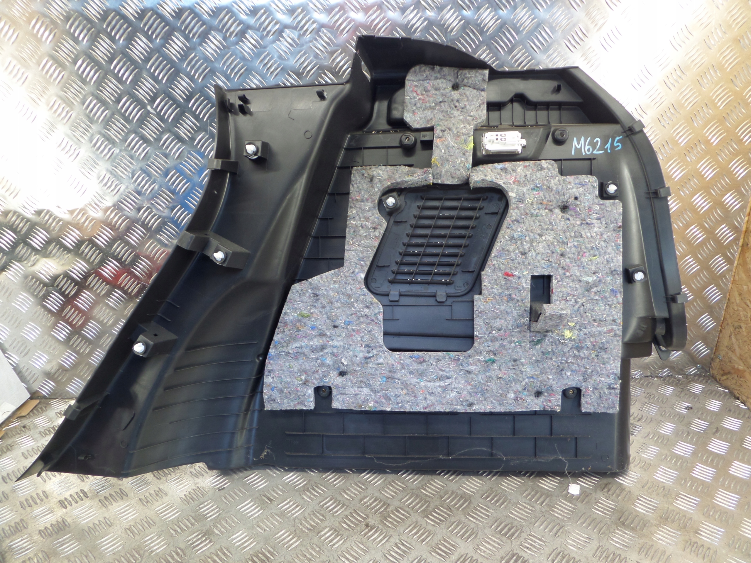 RENAULT CAPTUR and boot upholstery left 849518131R