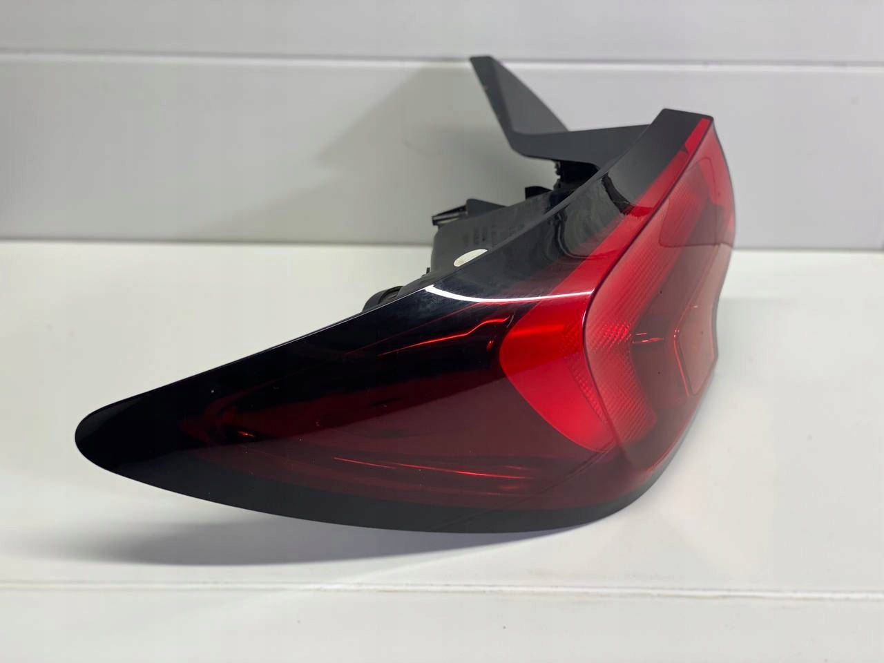 light rear left side Opel Astra K 2017 39099014