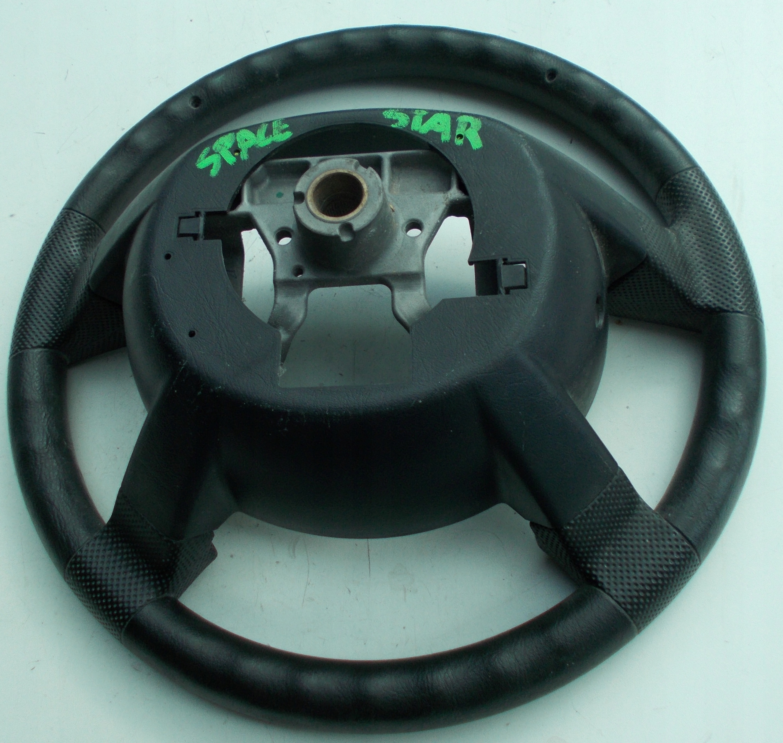 MITSUBISHI SPACE STAR steering wheel,