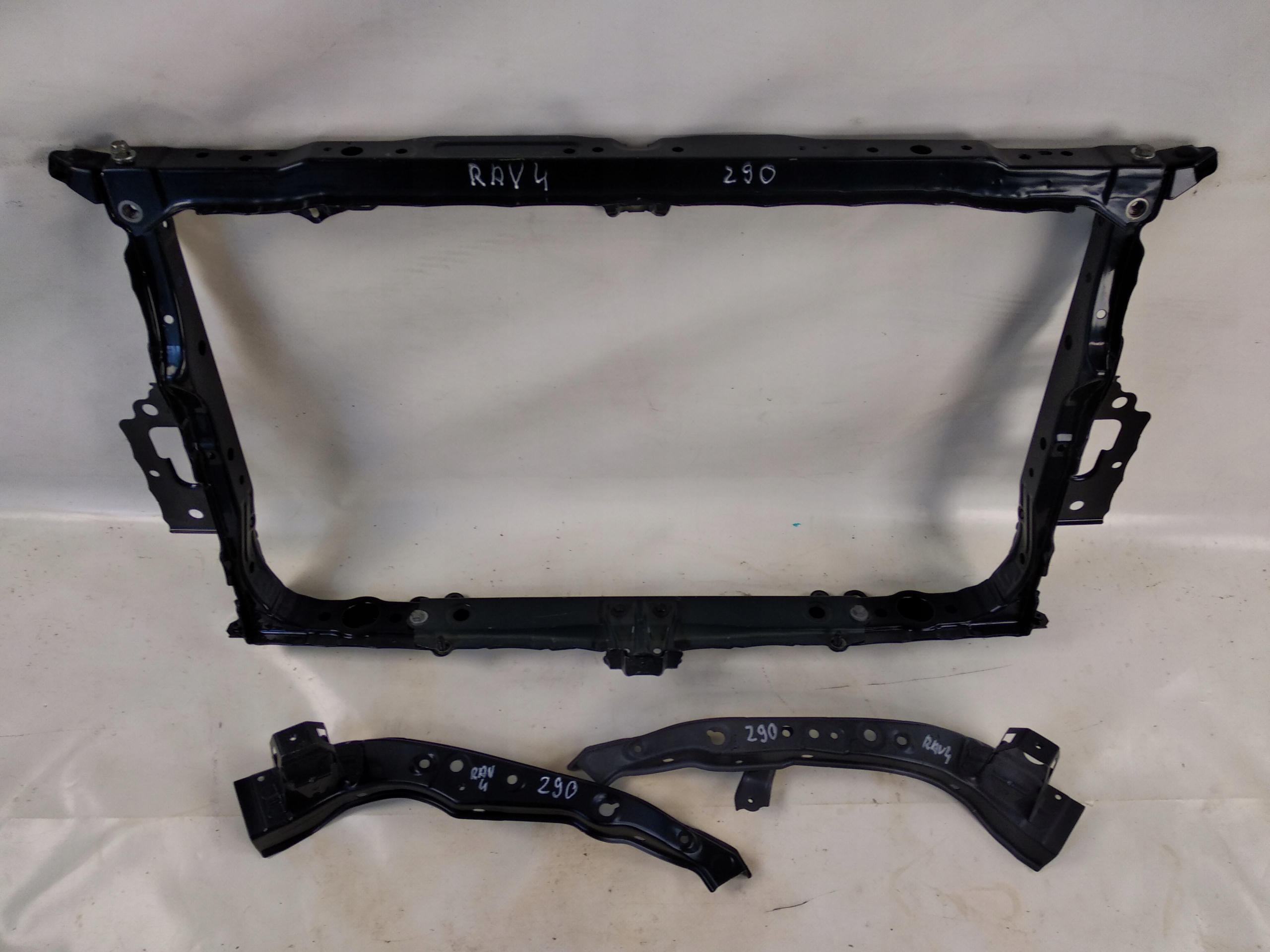 TOYOTA RAV4 IV LIFT PAS PRZEDNI PRZÓD 2015- Numer katalogowy części 15