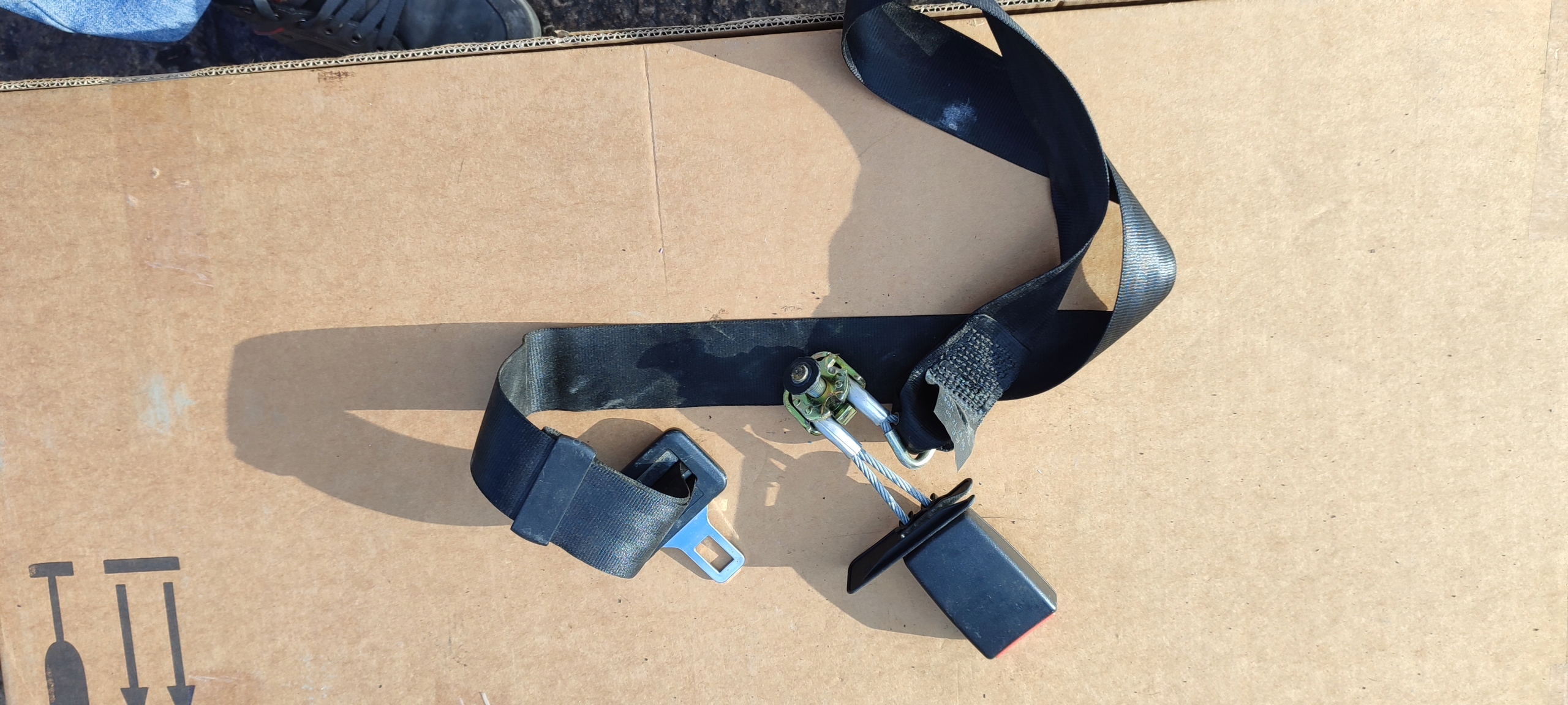 rear panel central AUDI A4 B6 sedan 8E0857713