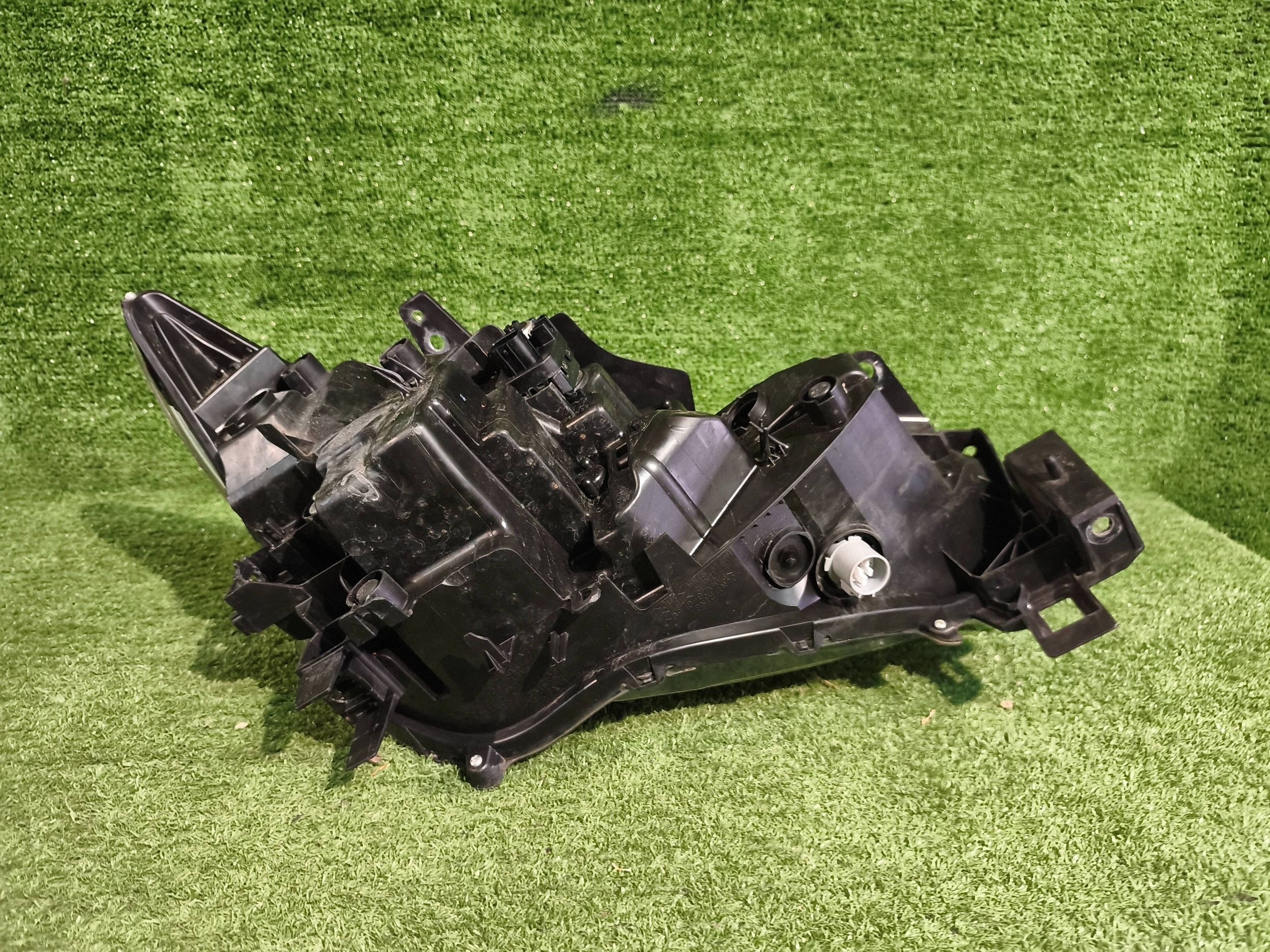 REFLEKTOR left front MAZDA CX-5 CX5 II 6 PIN NR.R1440