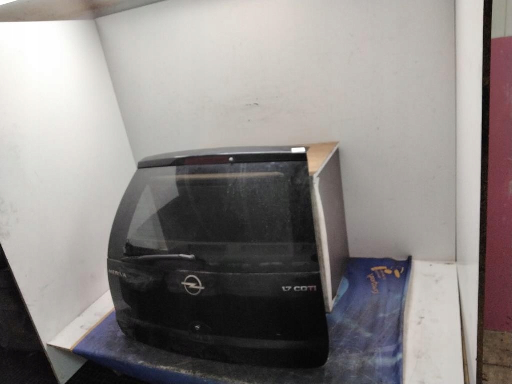 OPEL MERIVA A TYLNA KLAPA