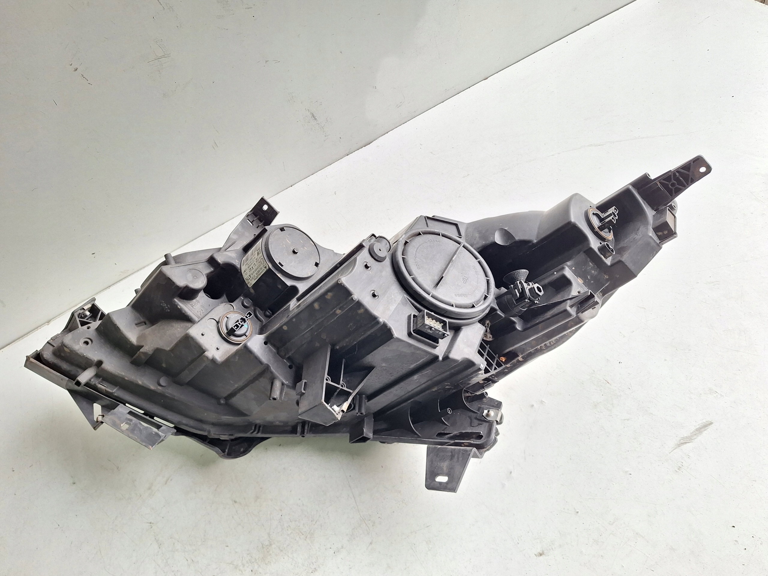 OPEL ZAFIRA C 12-16 light right UK