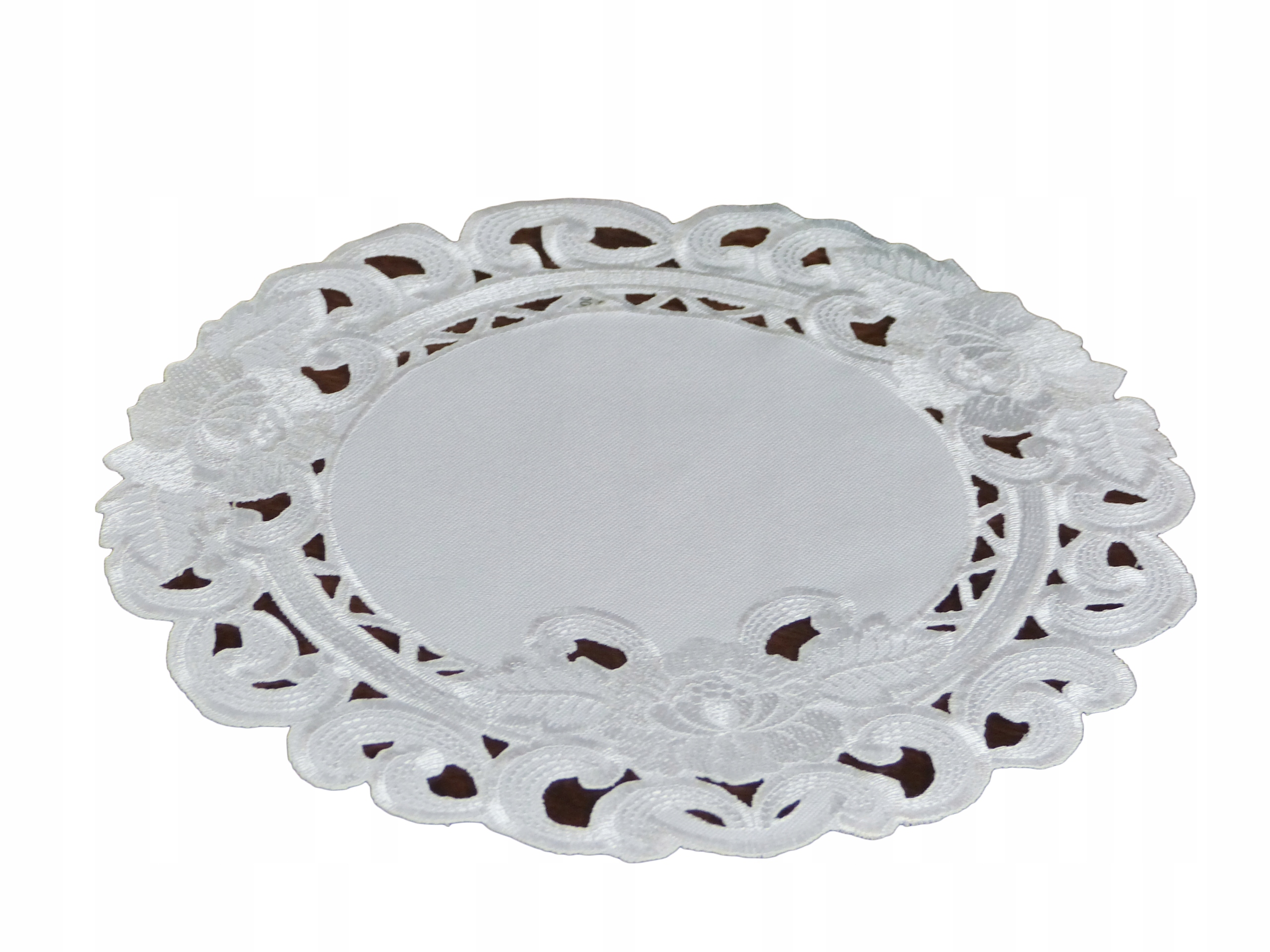 

Urocza serwetka haftowana 30cm biała kwiaty