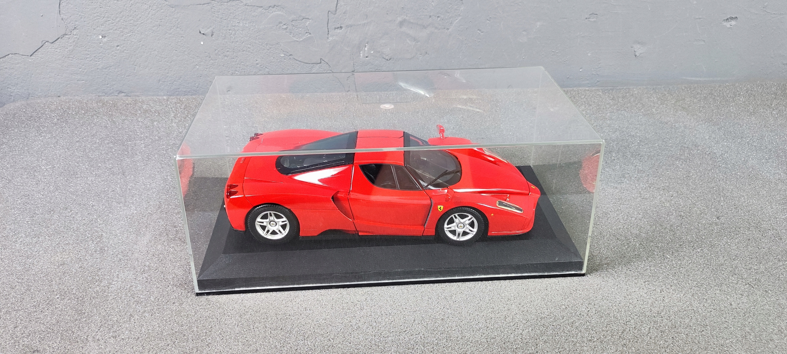 Ferrari 1 18 - Samochody Hot Wheels - Modelarstwo - Allegro.pl