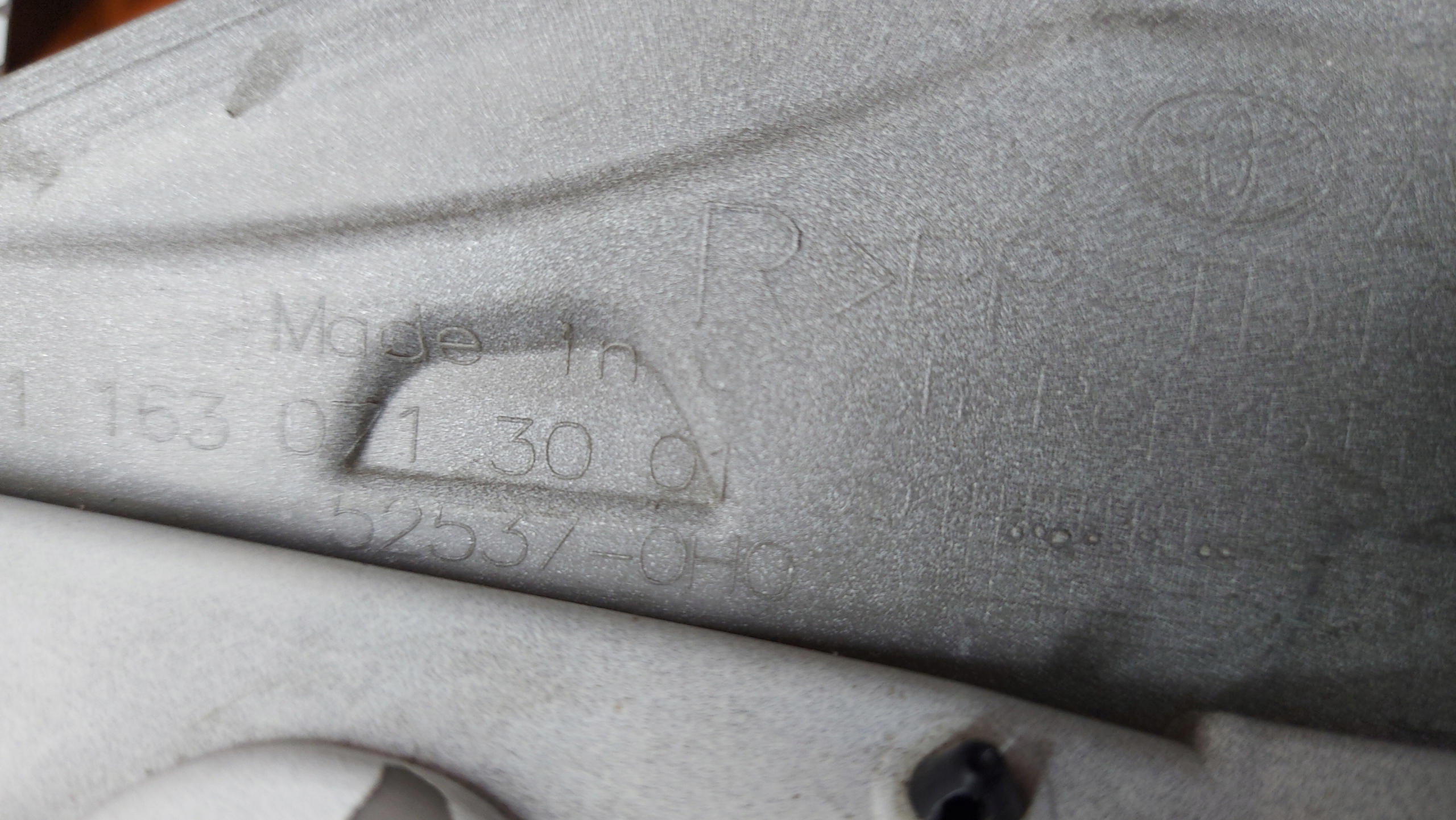 gasket bonnets support left right front front of a bumper TOYOTA AYGO II 14