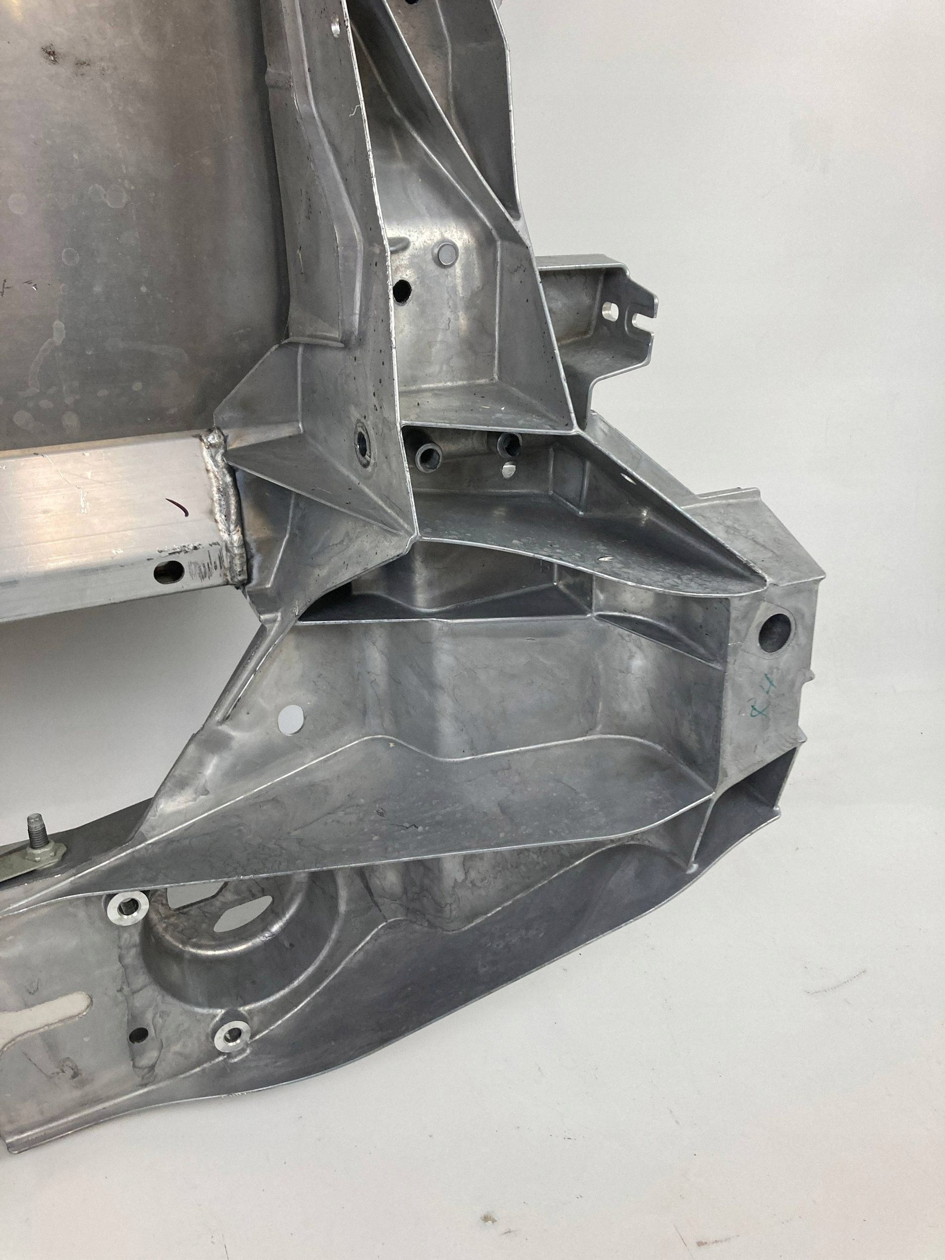 Chevrolet Corvette C8 Stingray, Z06 subframe axle beam rear. complete 2020-26 OEM
