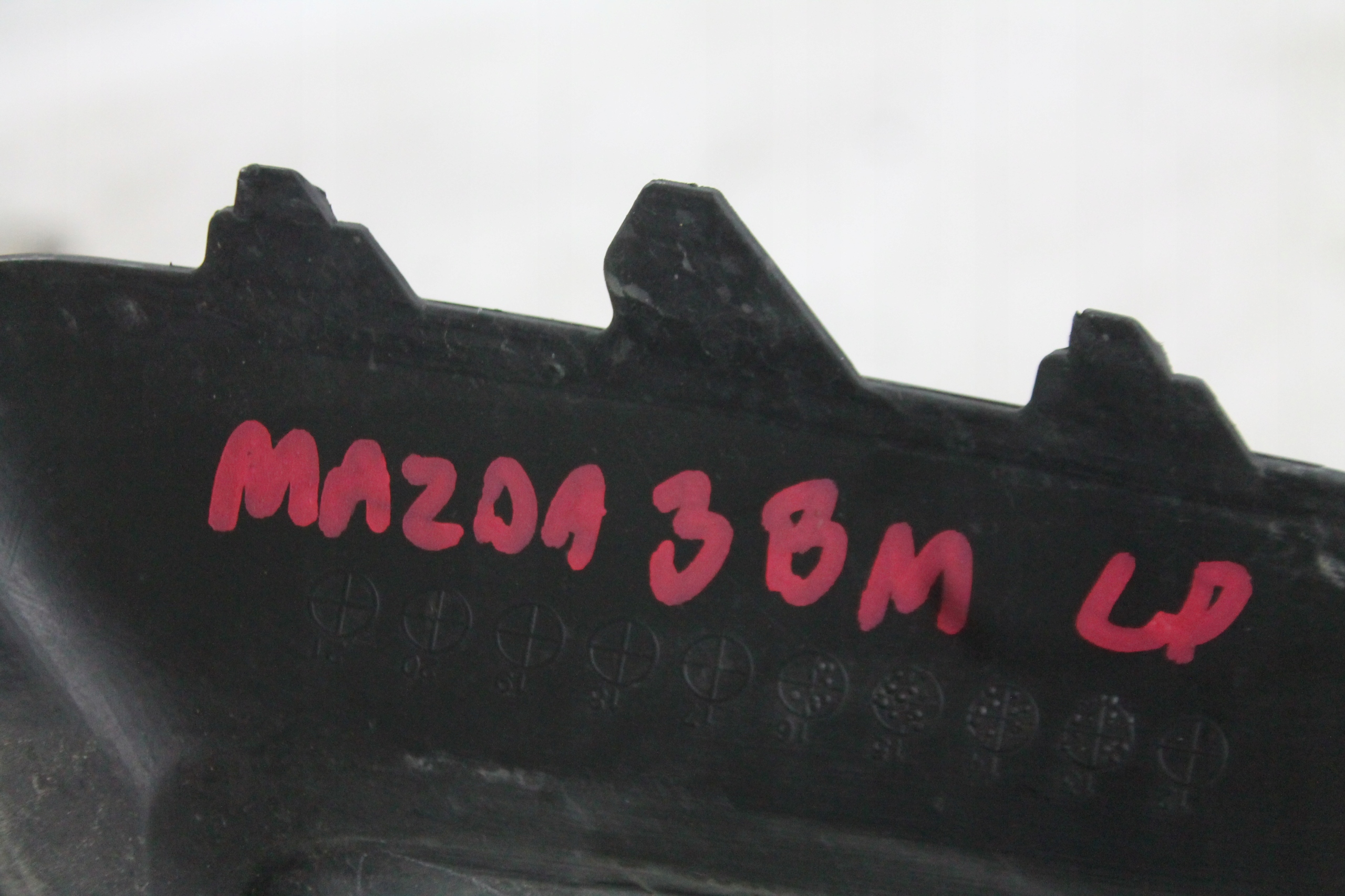 grid of a bumper frame left front BJE1-50C21 MAZDA 3 III BM 13-16