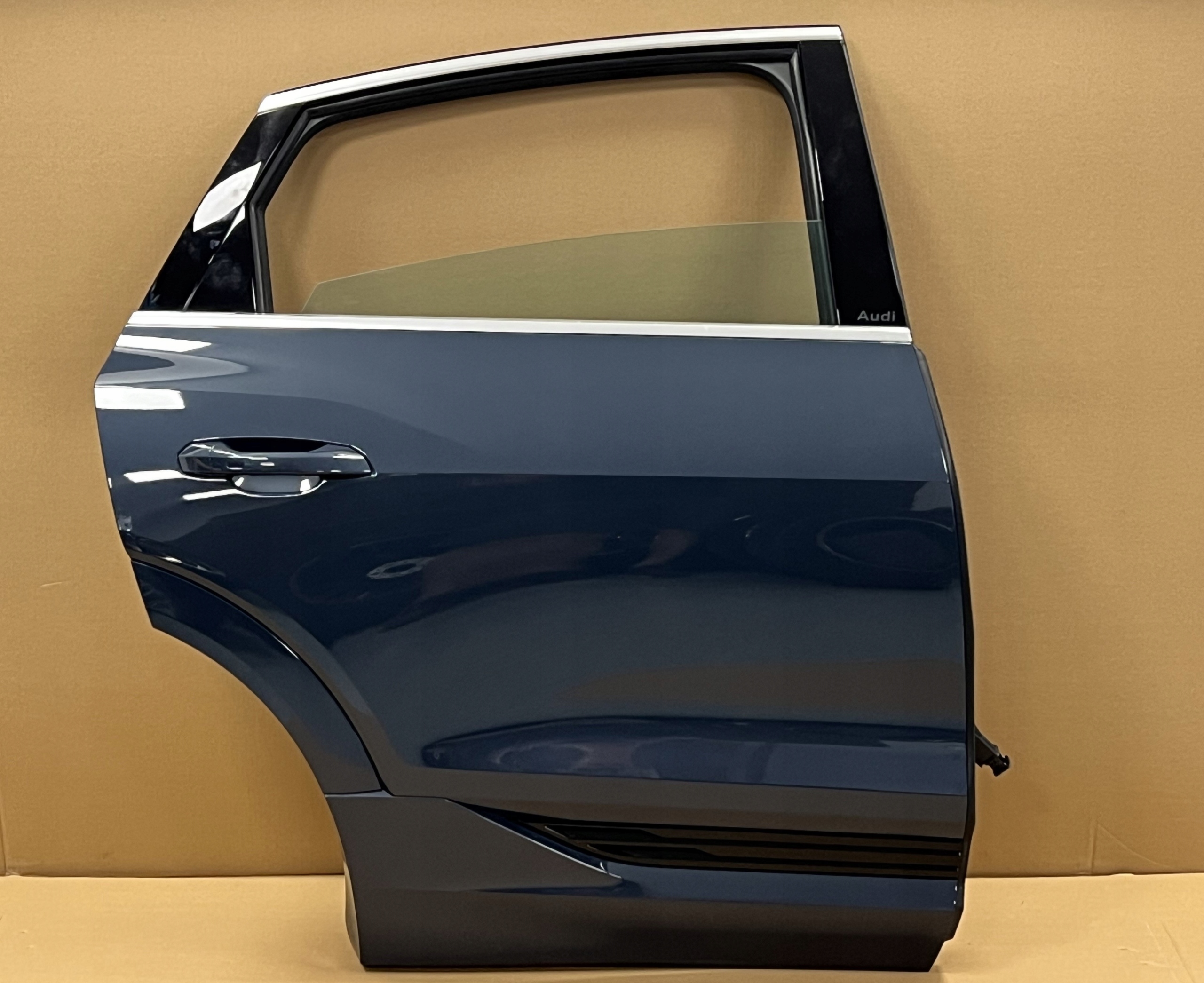 AUDI E-TRON DRZWI TYŁ PRAWE LZ5Y SPORTBACK