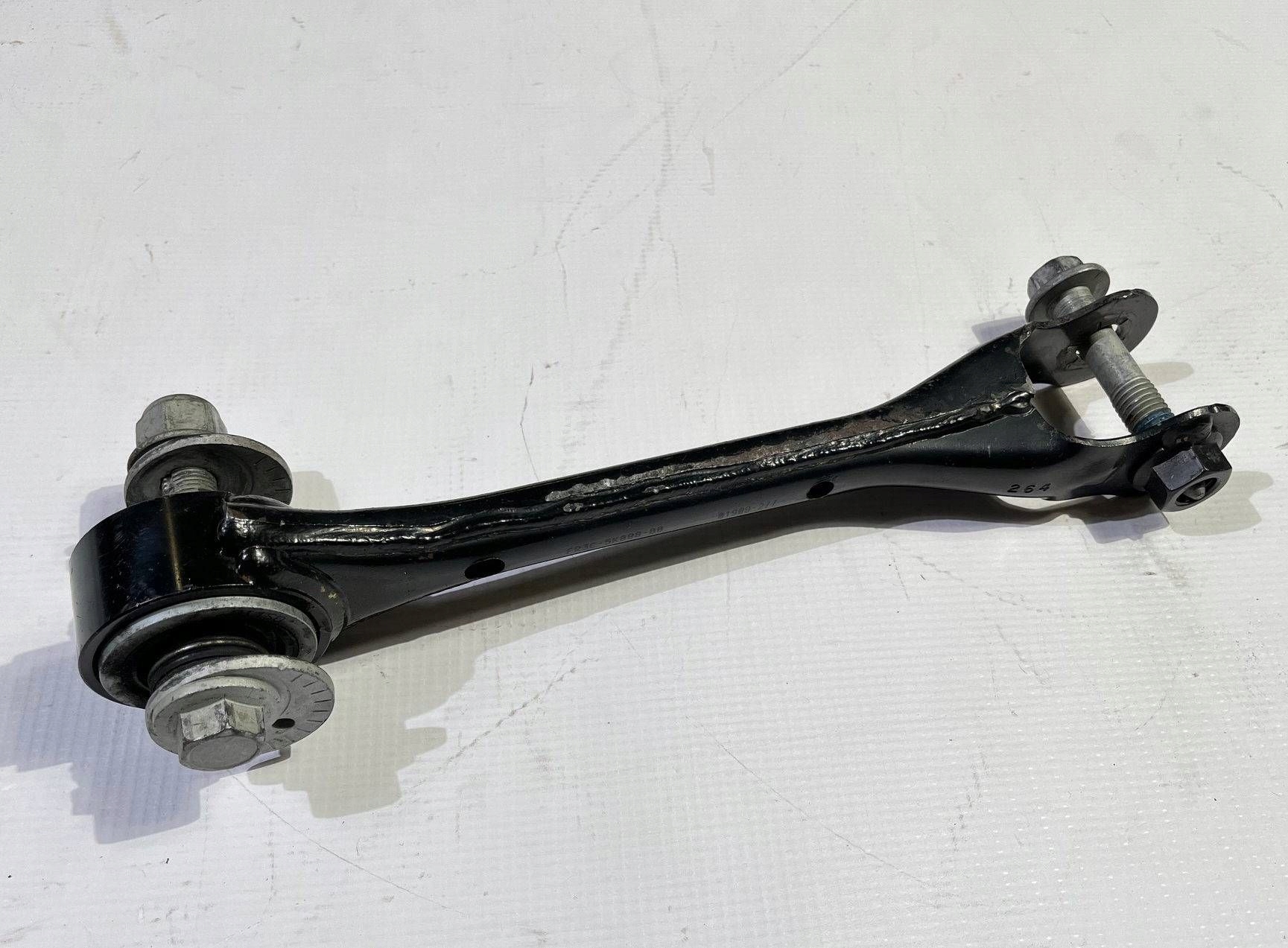 arm rear part rear left right Ford Mustang VI 2015