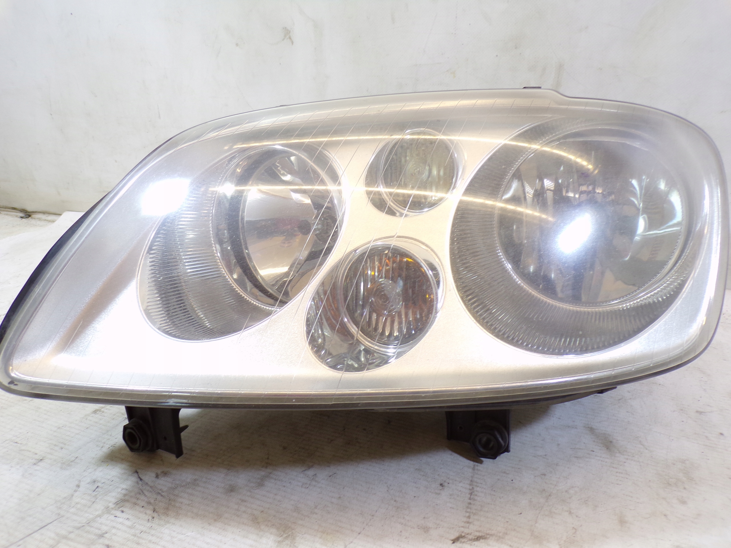 light front front left VOLKSWAGEN TOURAN 1 and (K) (2)