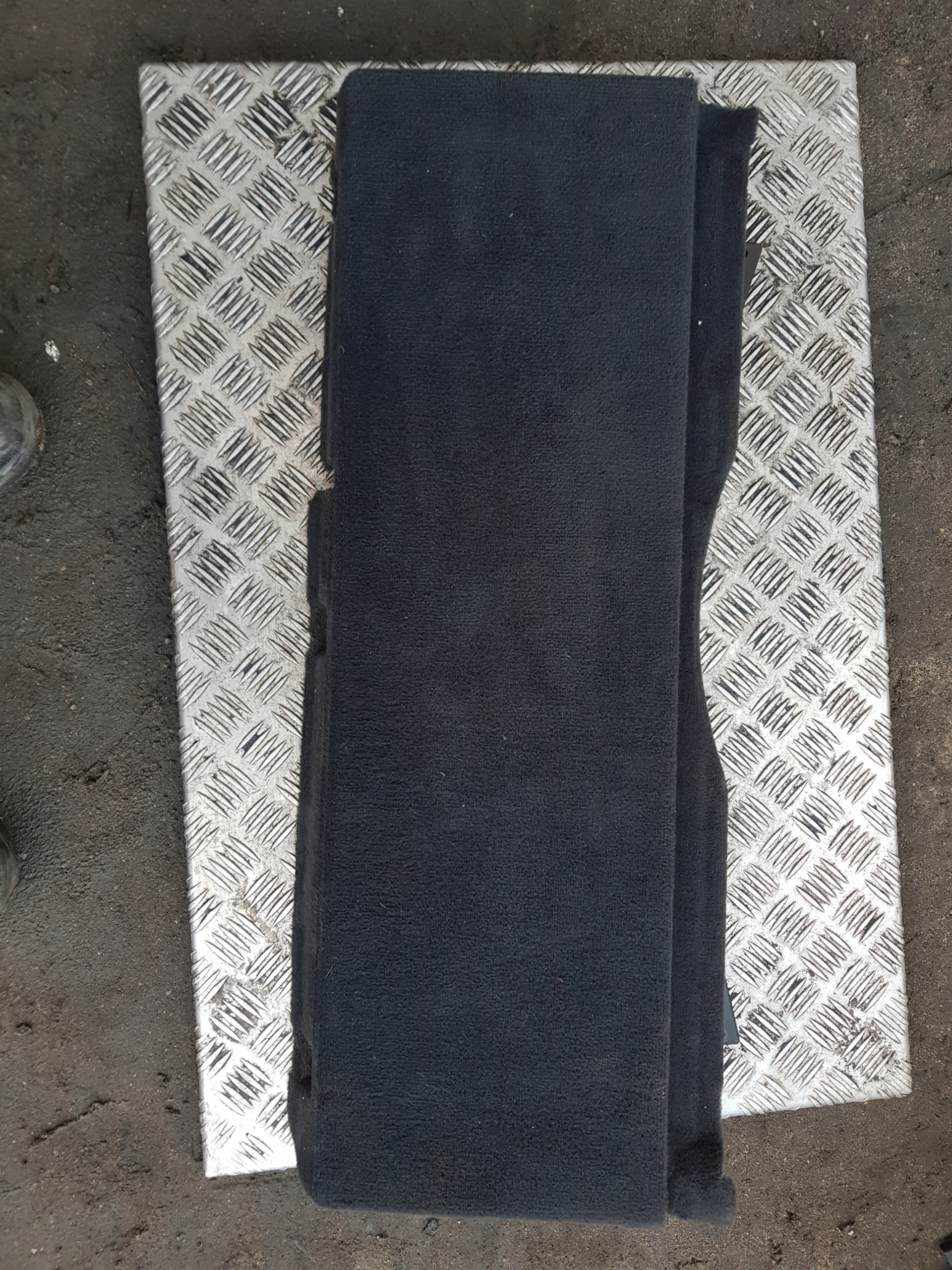 BMW E46 mats boot 8208370 LADNA
