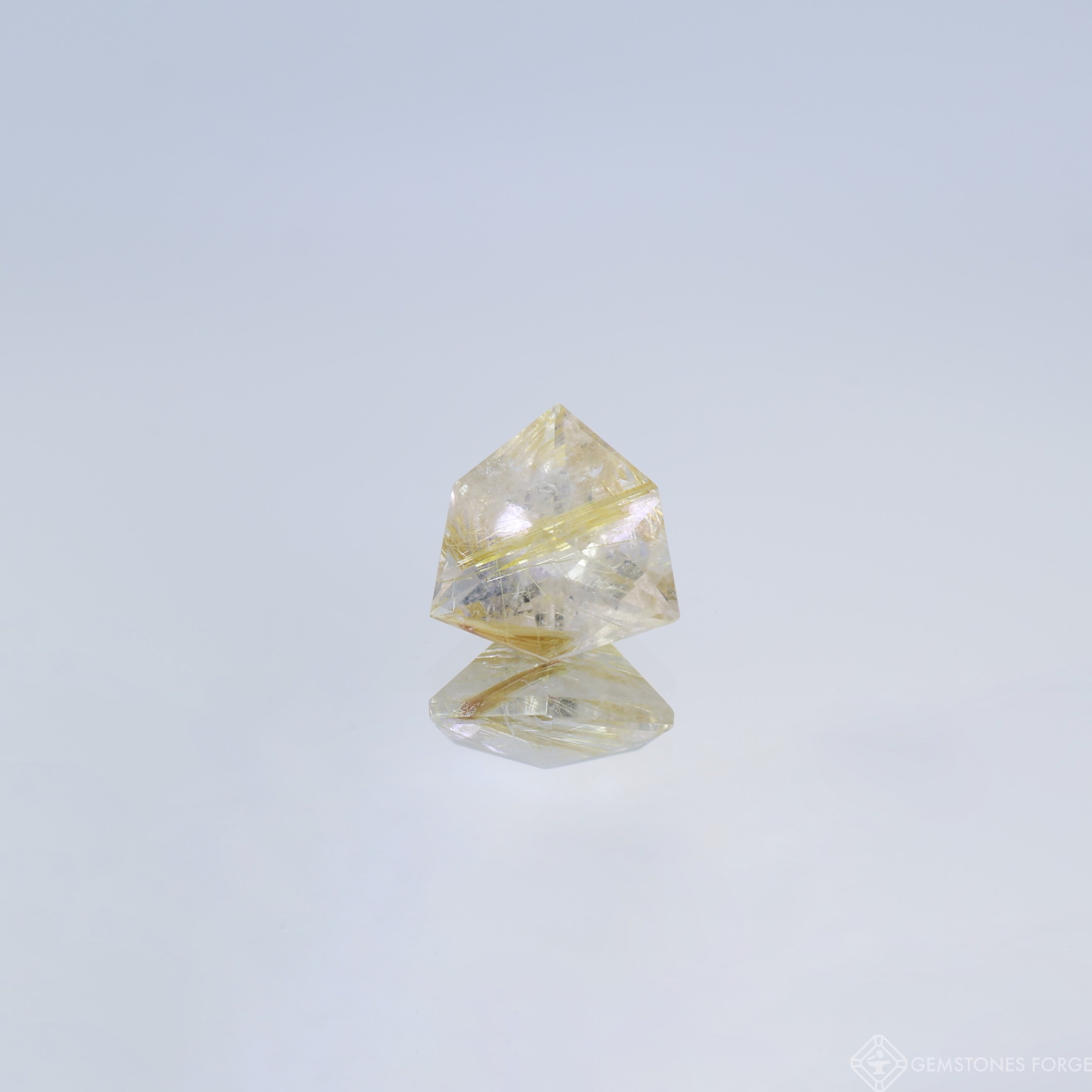 Přírodní křemen s rutilem, brus Fancy, 10 x 10 mm