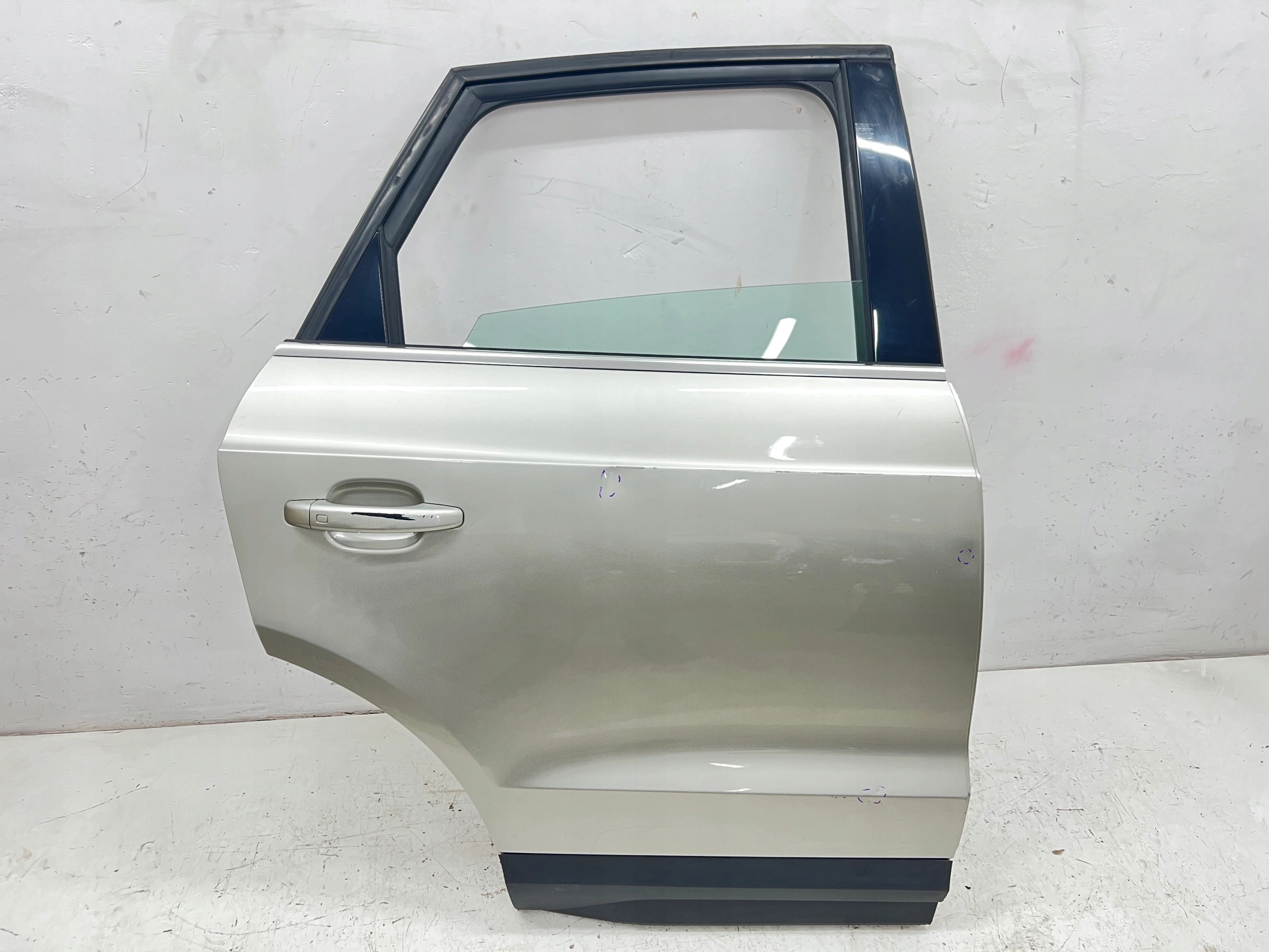 DRZWI PRAWE TYLNE AUDI Q3 8U0