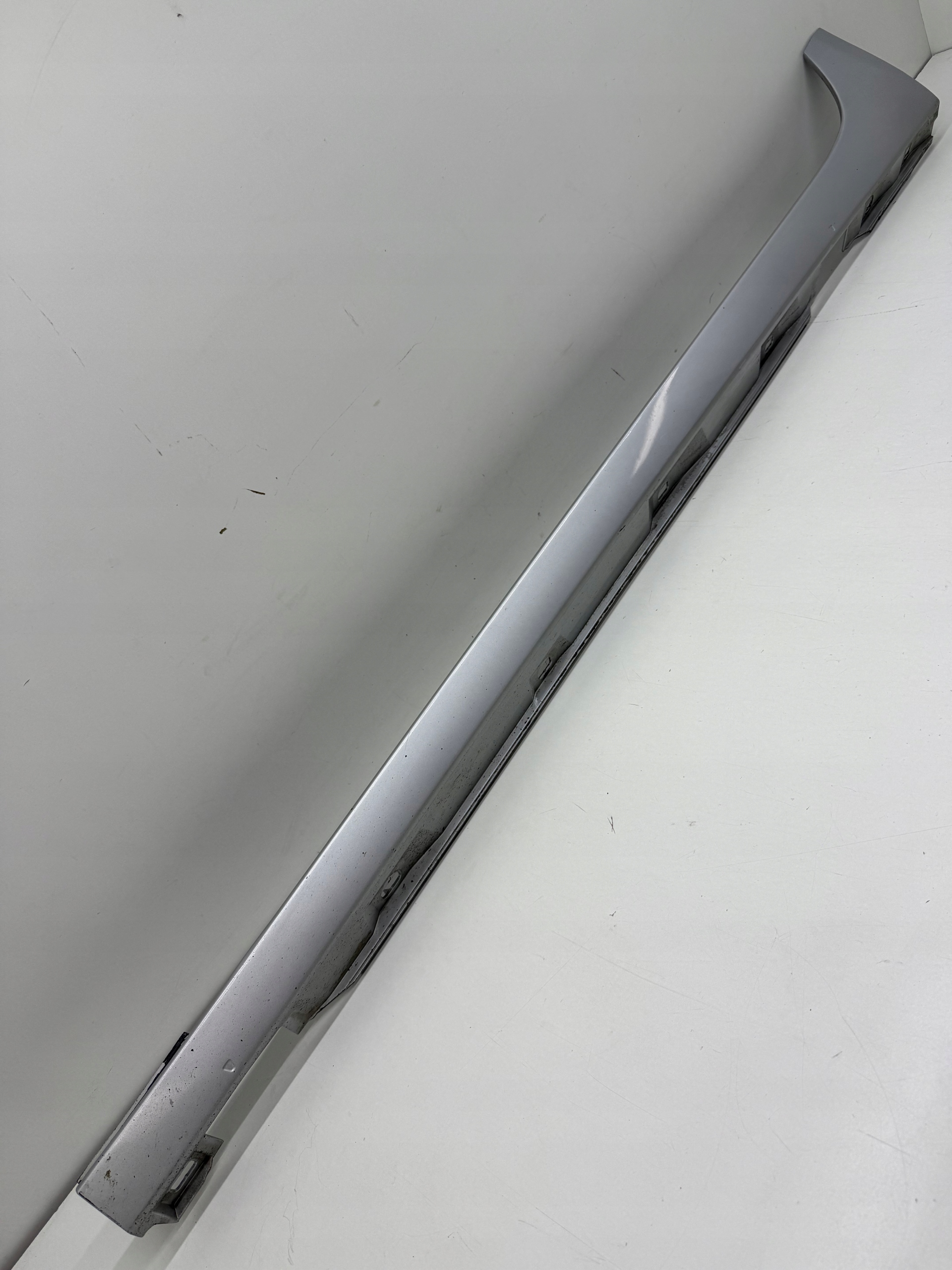 AUDI A6 C7 moulding cap of the threshold threshold left colour LX7W SREBRNA