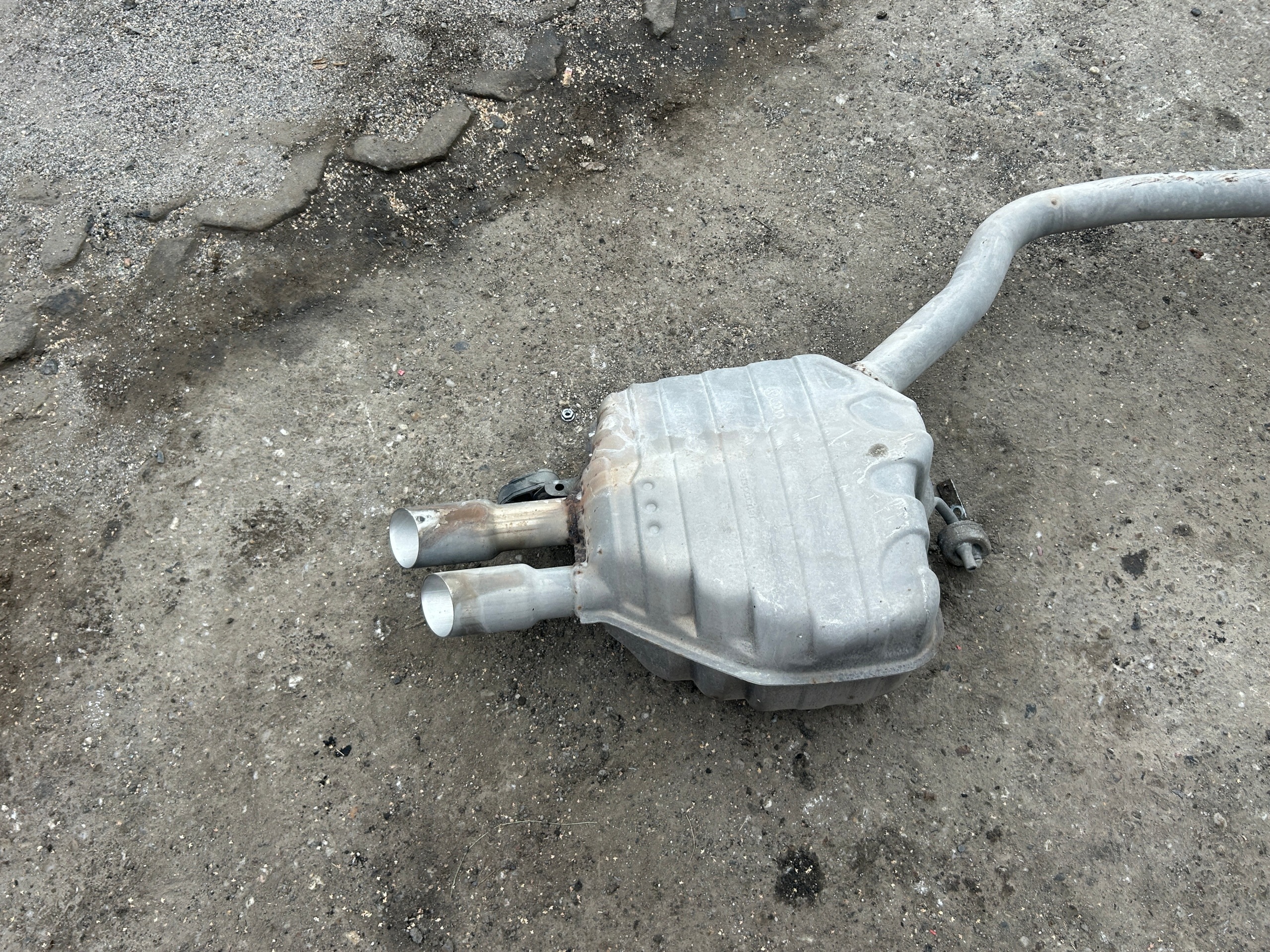AUDI A4 B8 KOMBI 2,0 TDI muffler, exhaust